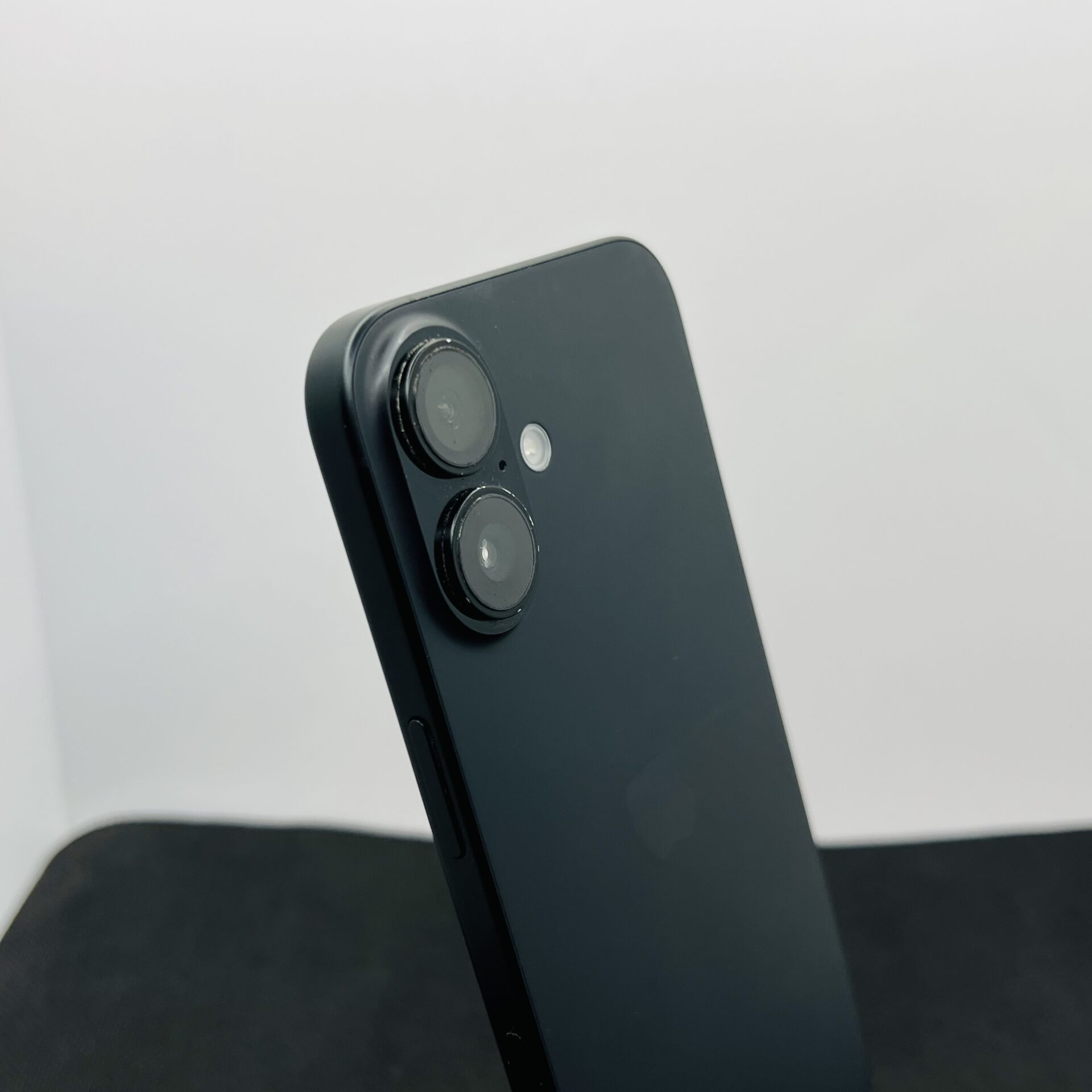 Apple iPhone 16 128GB Black (Condition: Excellent) - Image 10