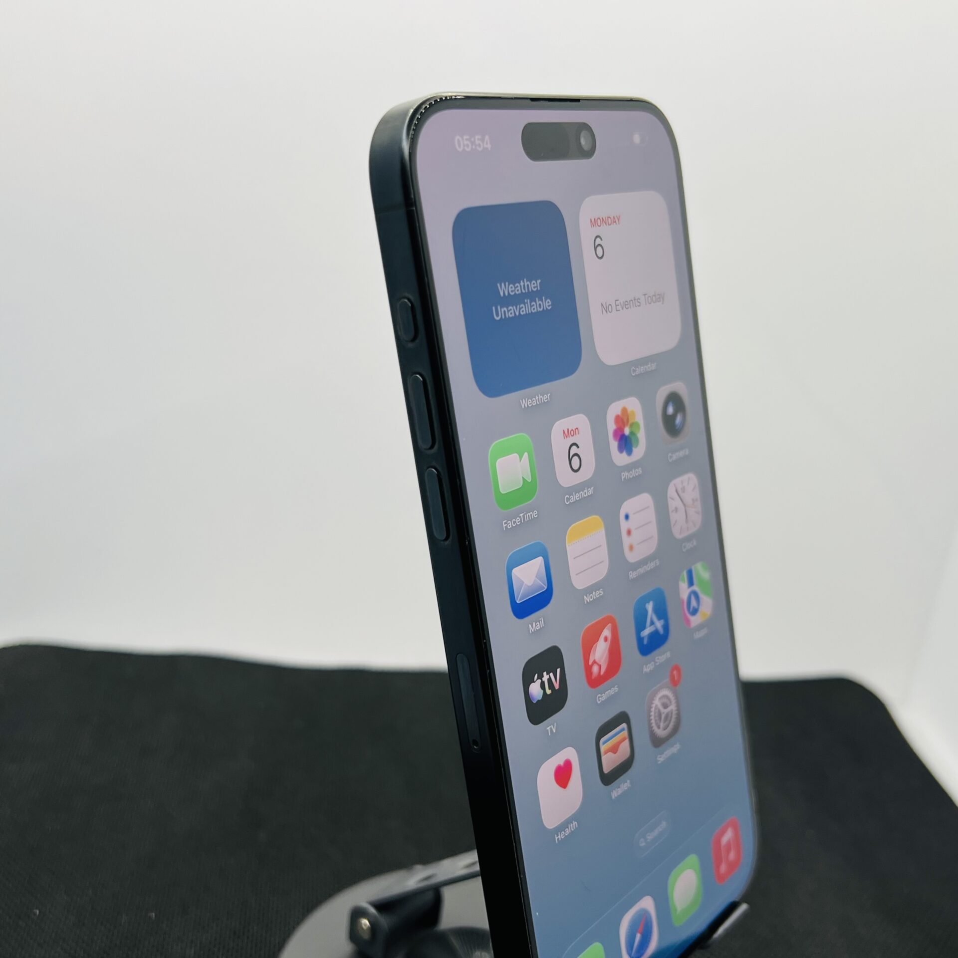 Apple iPhone 15 Pro Max 512GB Black Titanium (Condition: Good) - Image 4