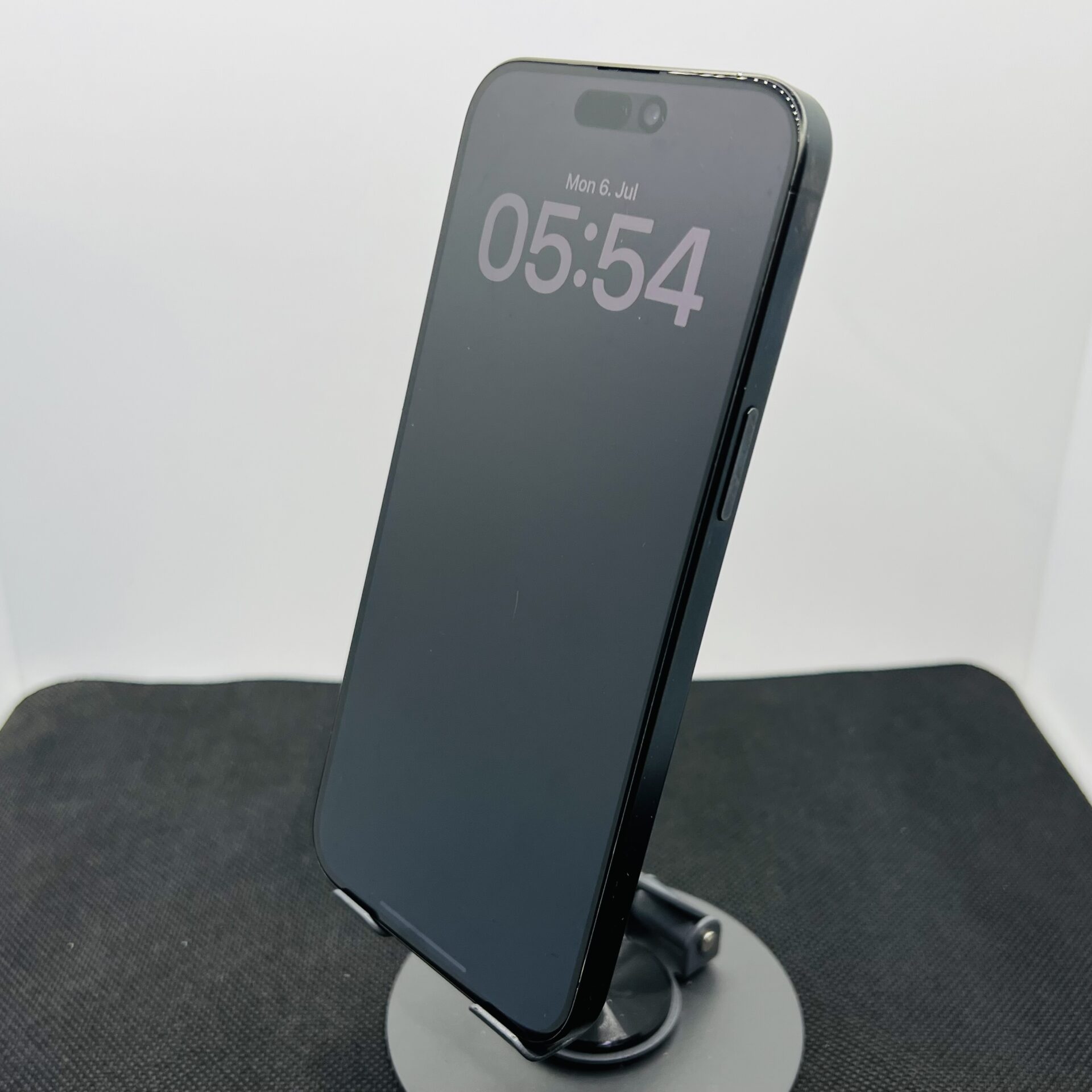 Apple iPhone 15 Pro Max 512GB Black Titanium (Condition: Good) - Image 7