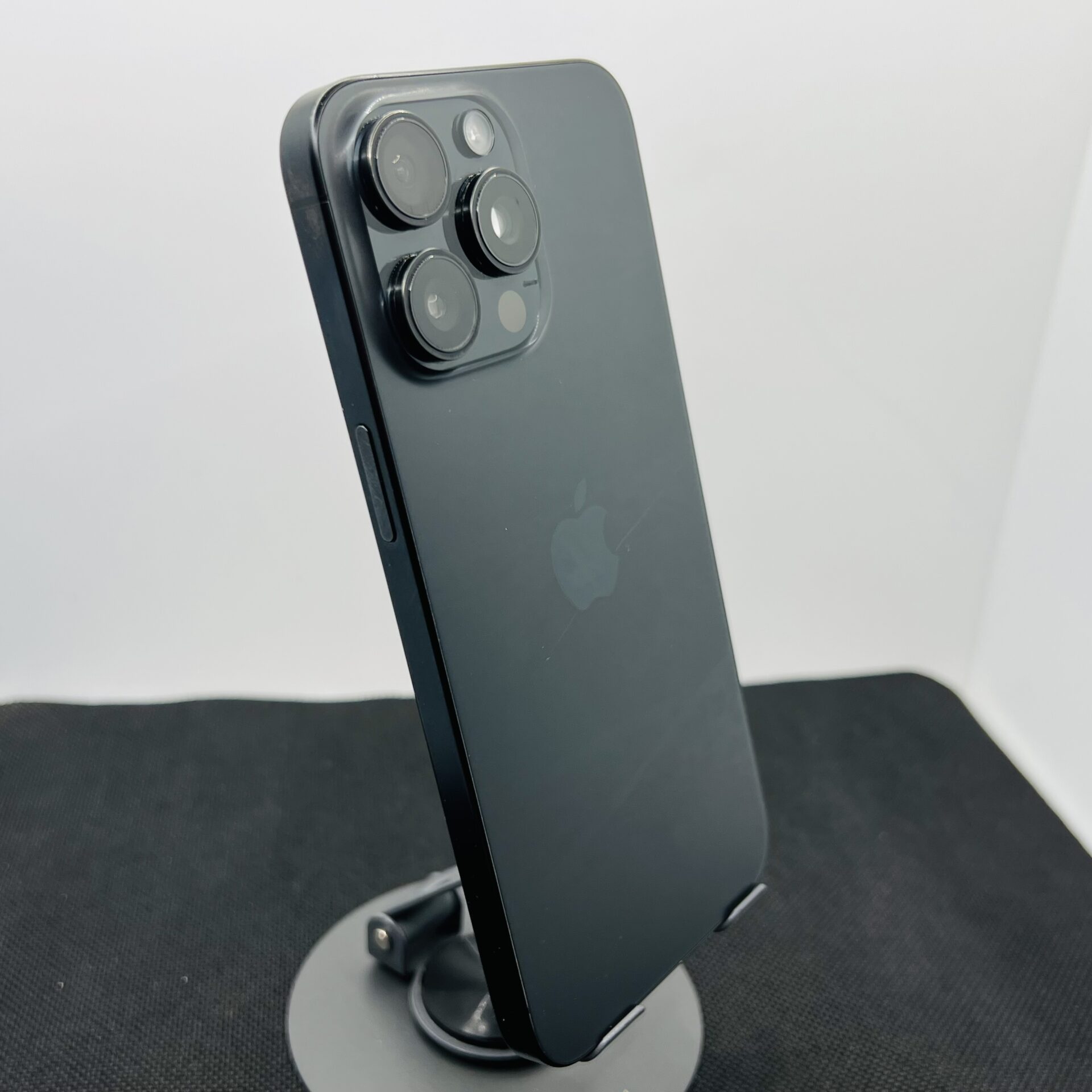 Apple iPhone 15 Pro Max 512GB Black Titanium (Condition: Good) - Image 9
