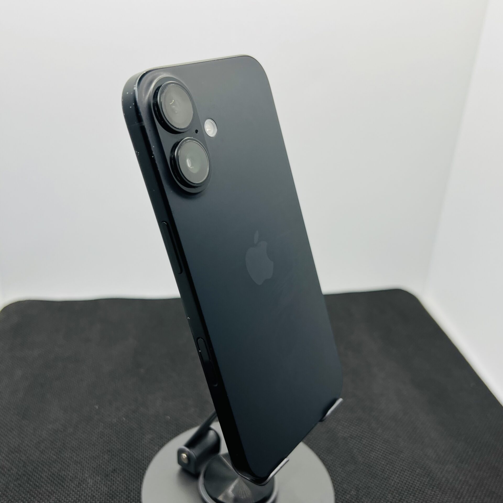 Apple iPhone 16 128GB Black (Condition: Excellent) - Image 10