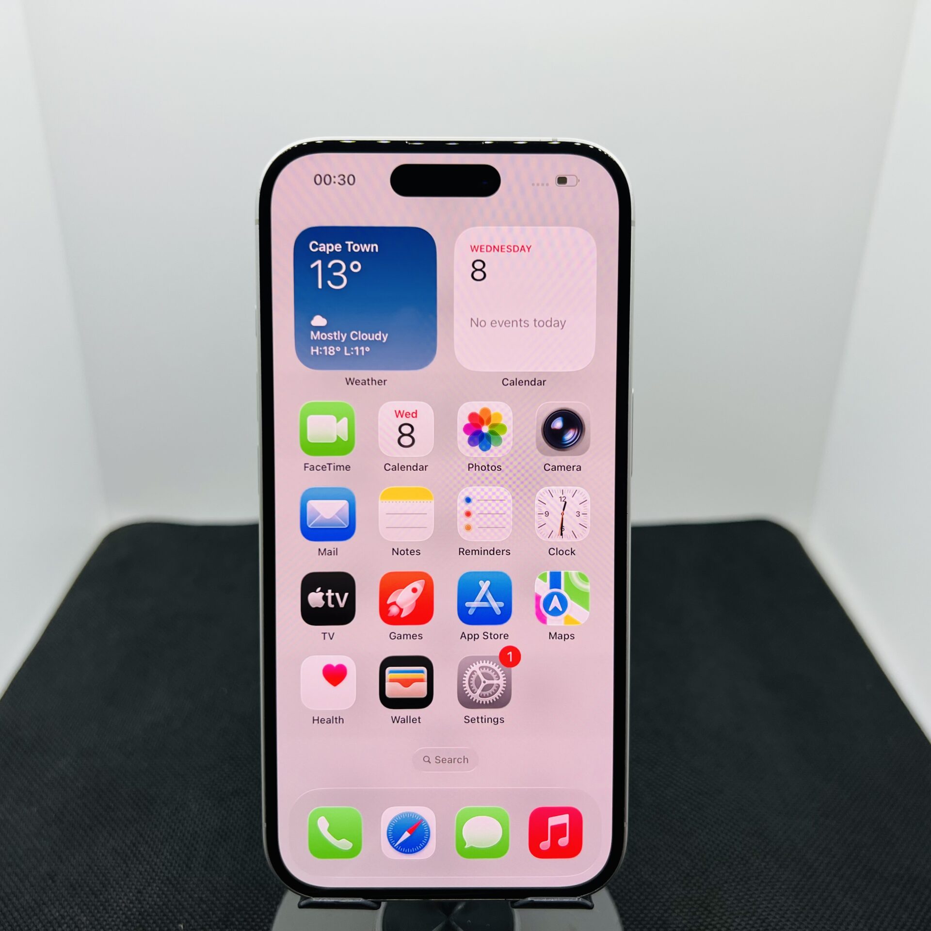 Apple iPhone 16 128GB White (Condition: Excellent) - Image 2