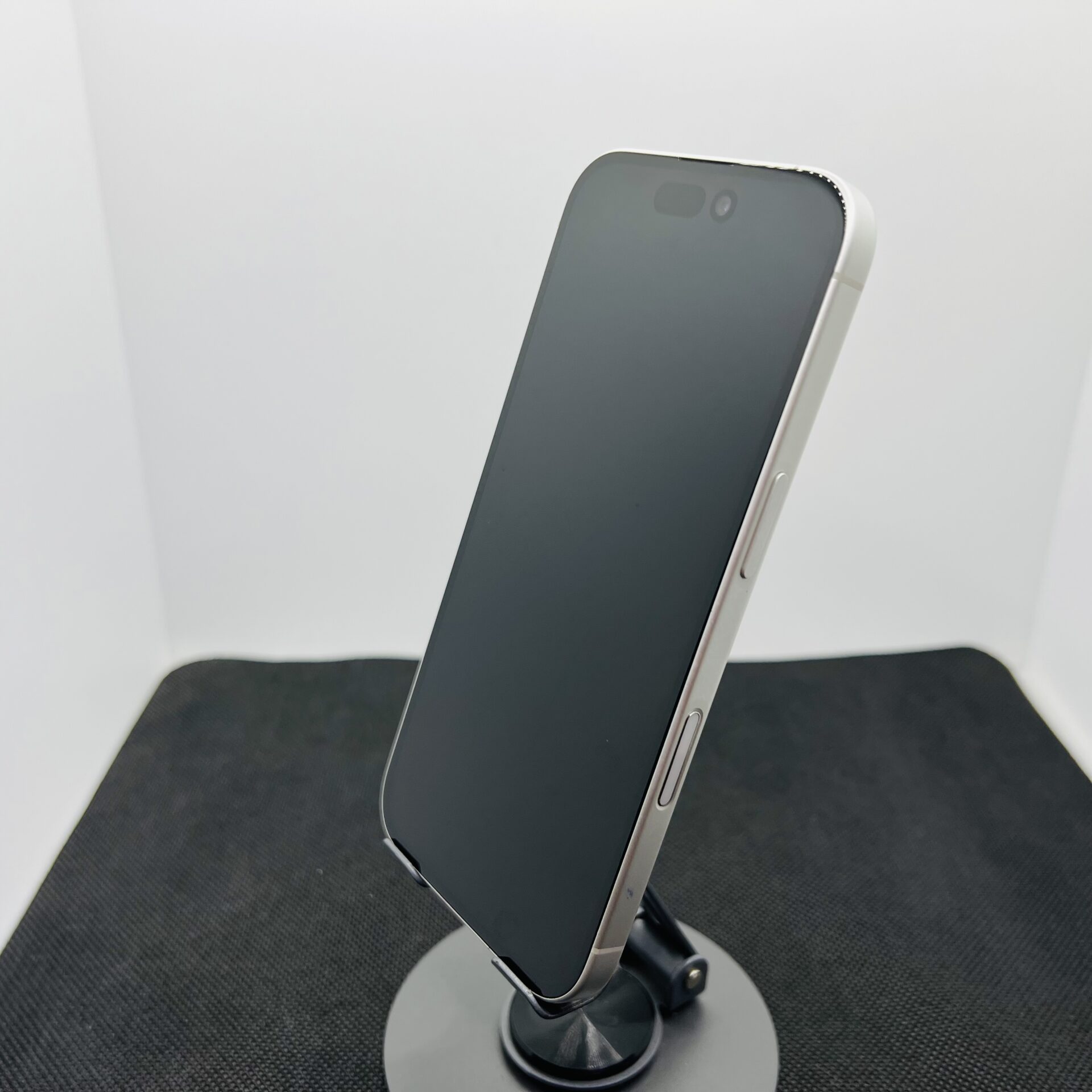 Apple iPhone 16 128GB White (Condition: Excellent) - Image 7