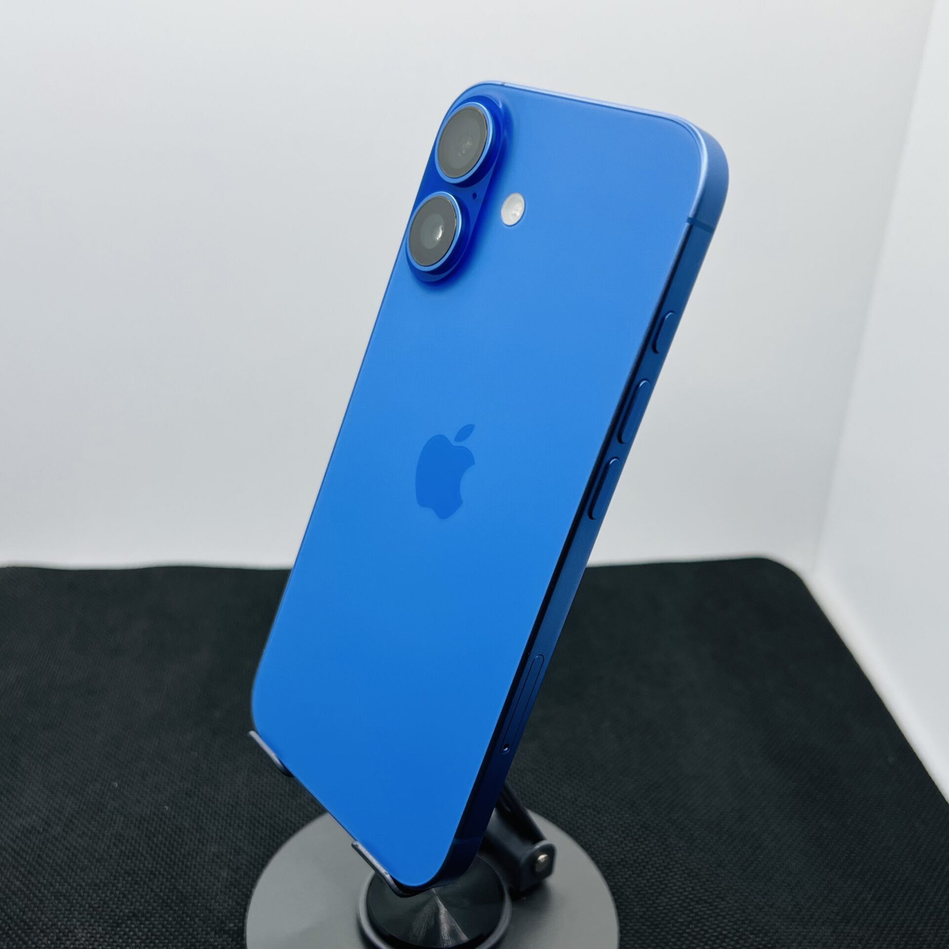 Apple iPhone 16 128GB Ultramarine (Condition: Excellent) - Image 8