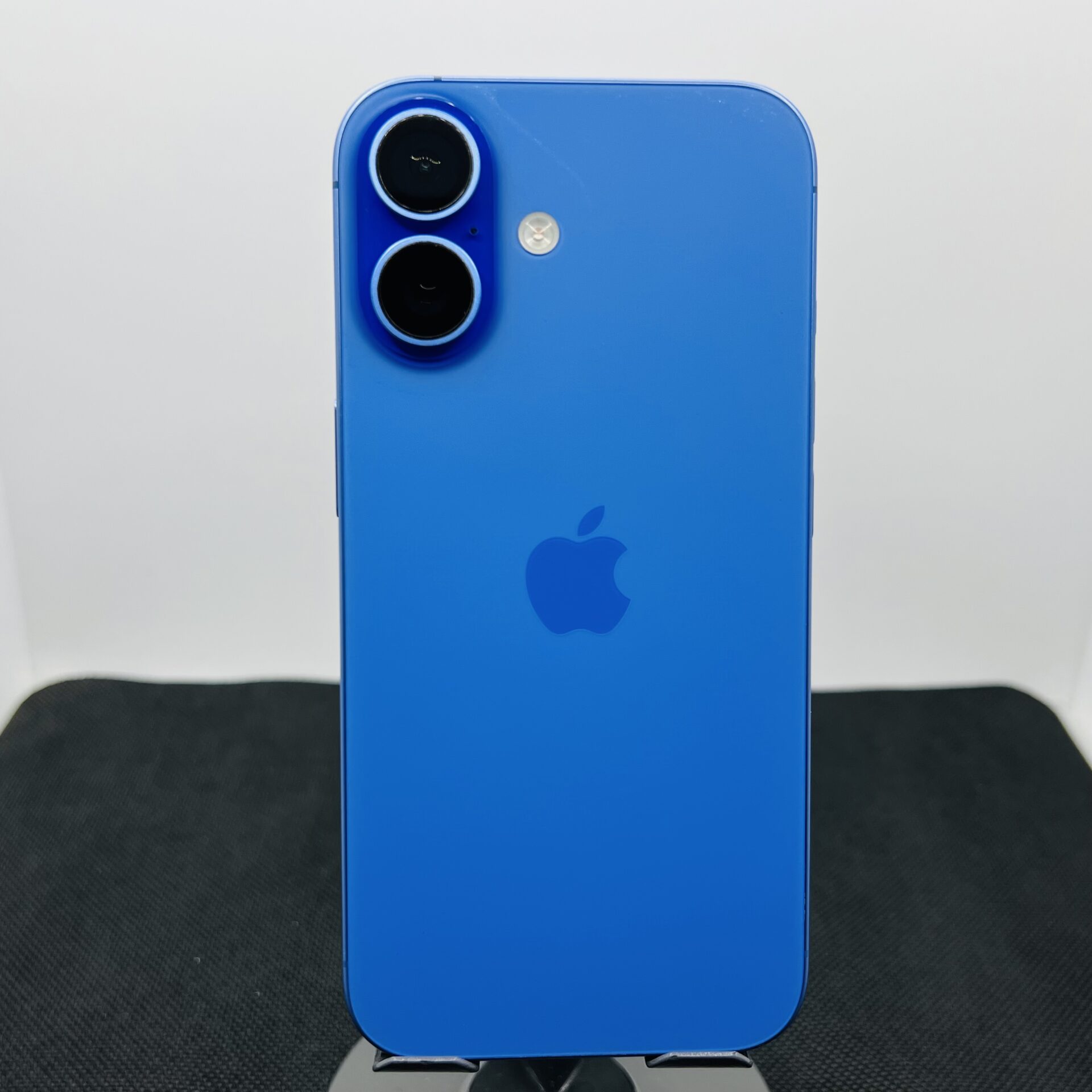 Apple iPhone 16 128GB Ultramarine (Condition: Excellent) - Image 9