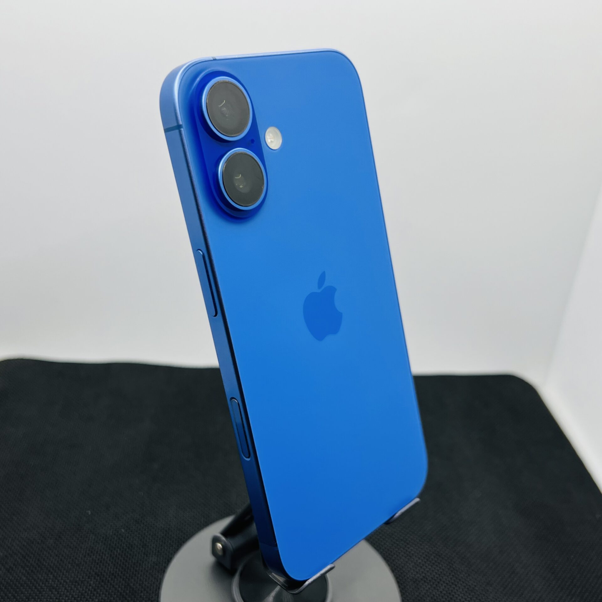 Apple iPhone 16 128GB Ultramarine (Condition: Excellent) - Image 10