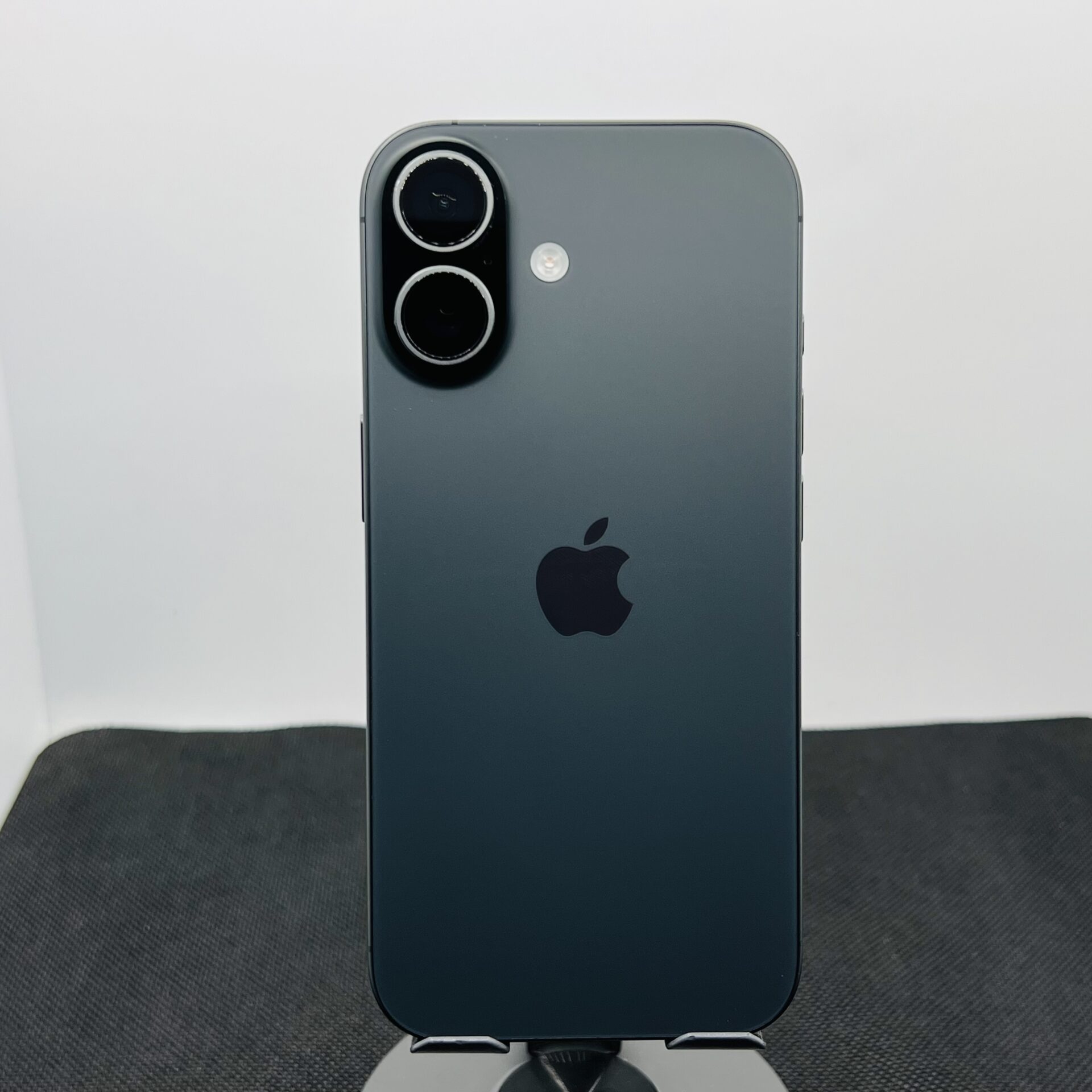 Apple iPhone 17 256GB Black (Condition: Excellent) - Image 9