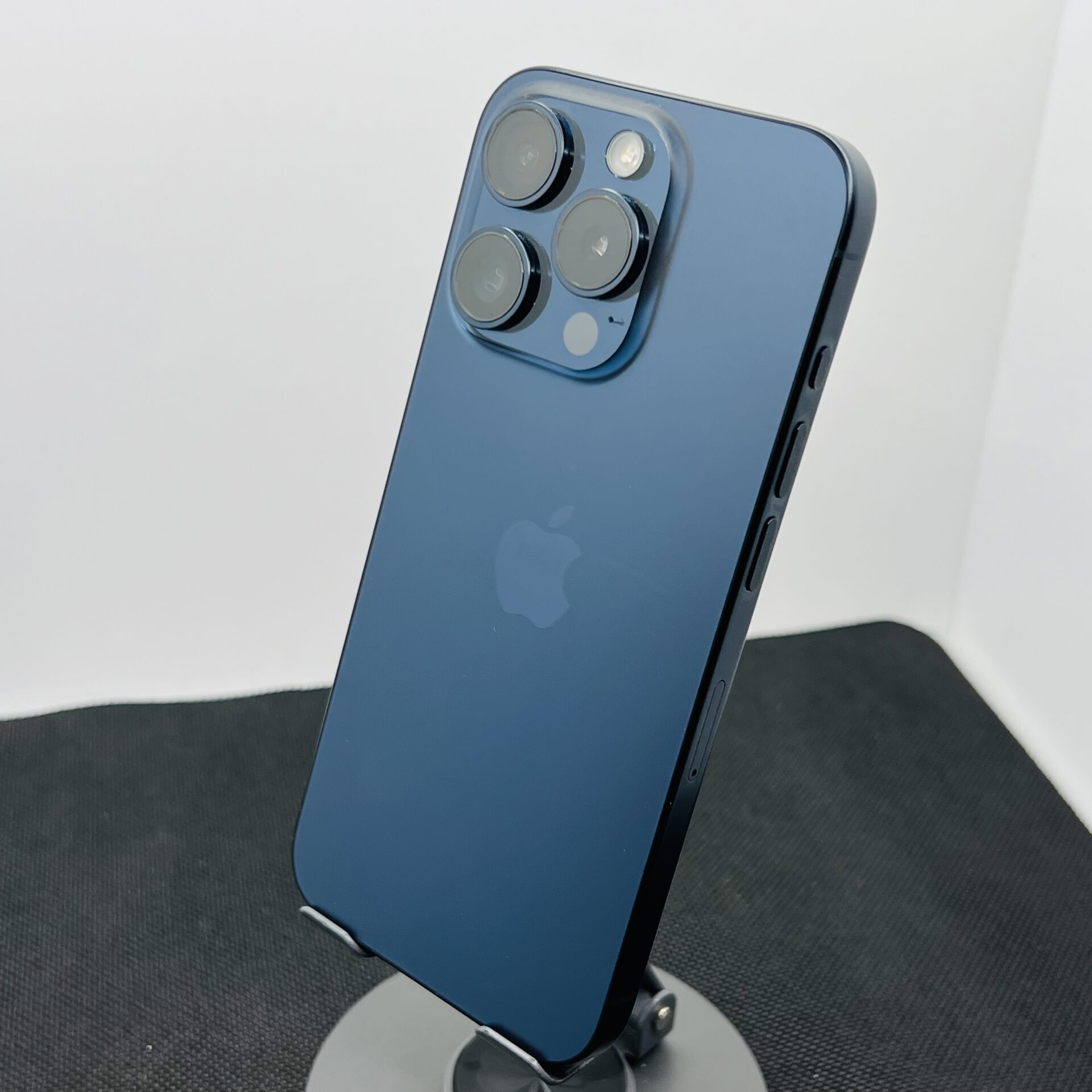 Apple iPhone 15 Pro 256GB Blue Titanium - Shadow Spots on Rear Camera (Condition: Good) - Image 8