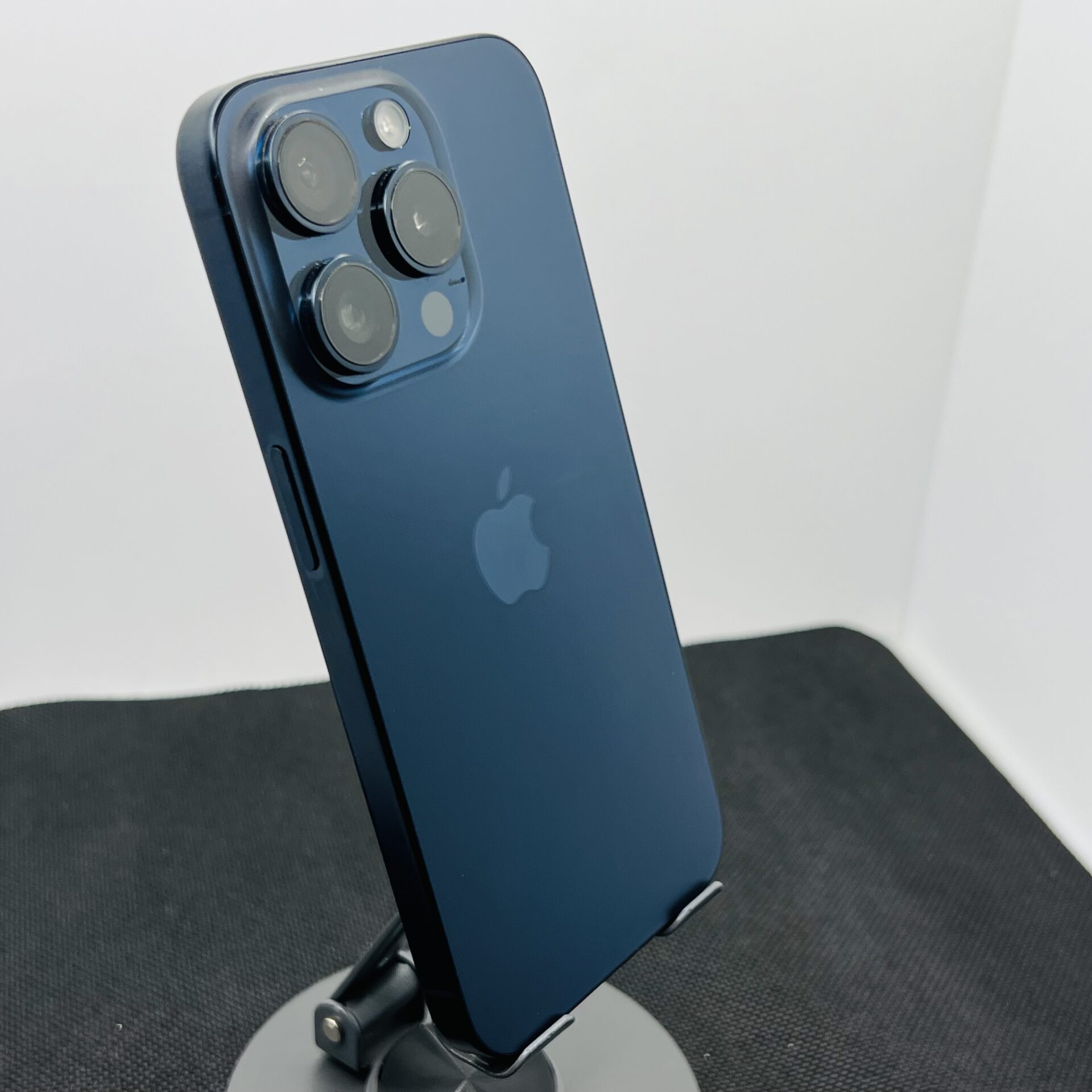 Apple iPhone 15 Pro 256GB Blue Titanium - Shadow Spots on Rear Camera (Condition: Good) - Image 9