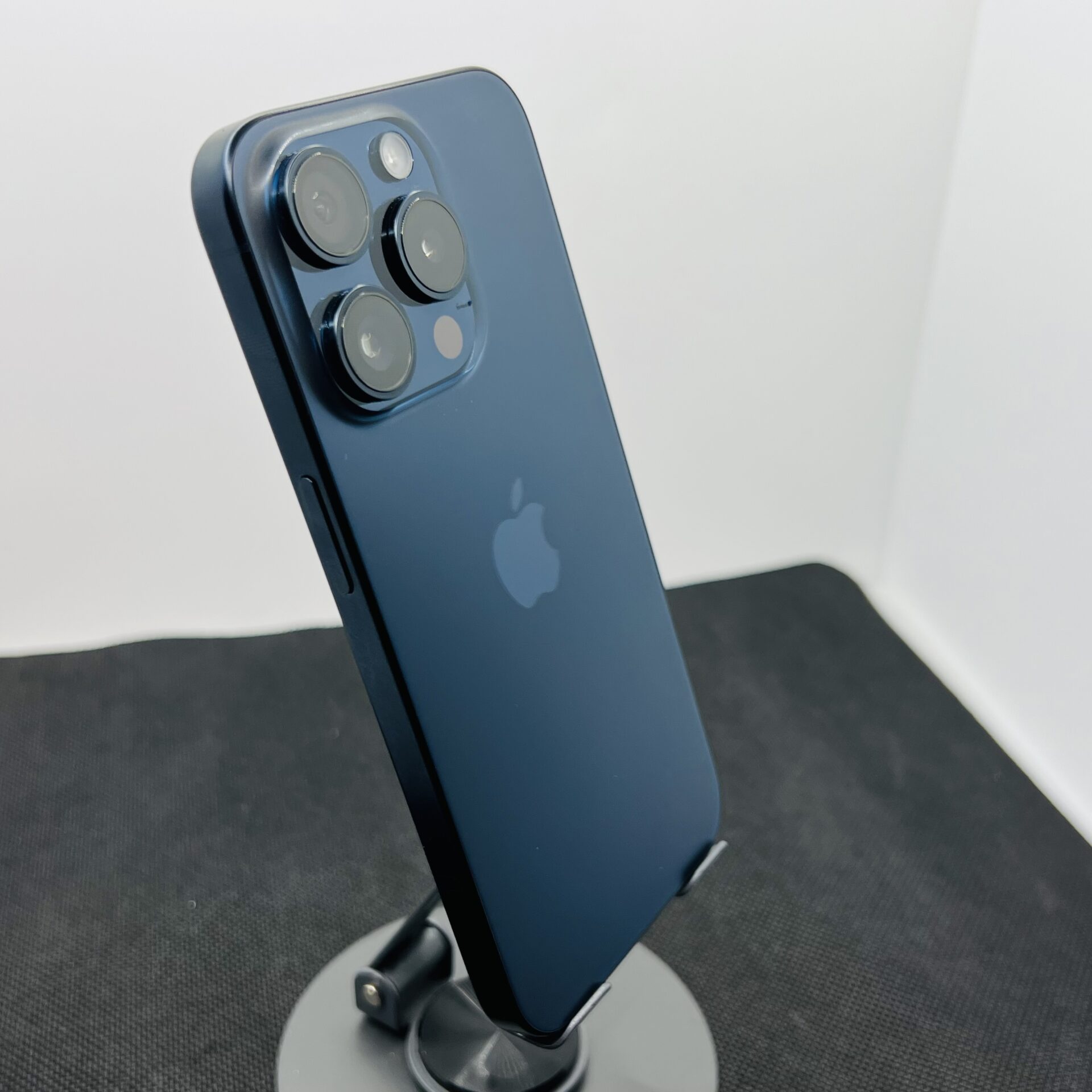 Apple iPhone 15 Pro 128GB Blue Titanium (Condition: Excellent
