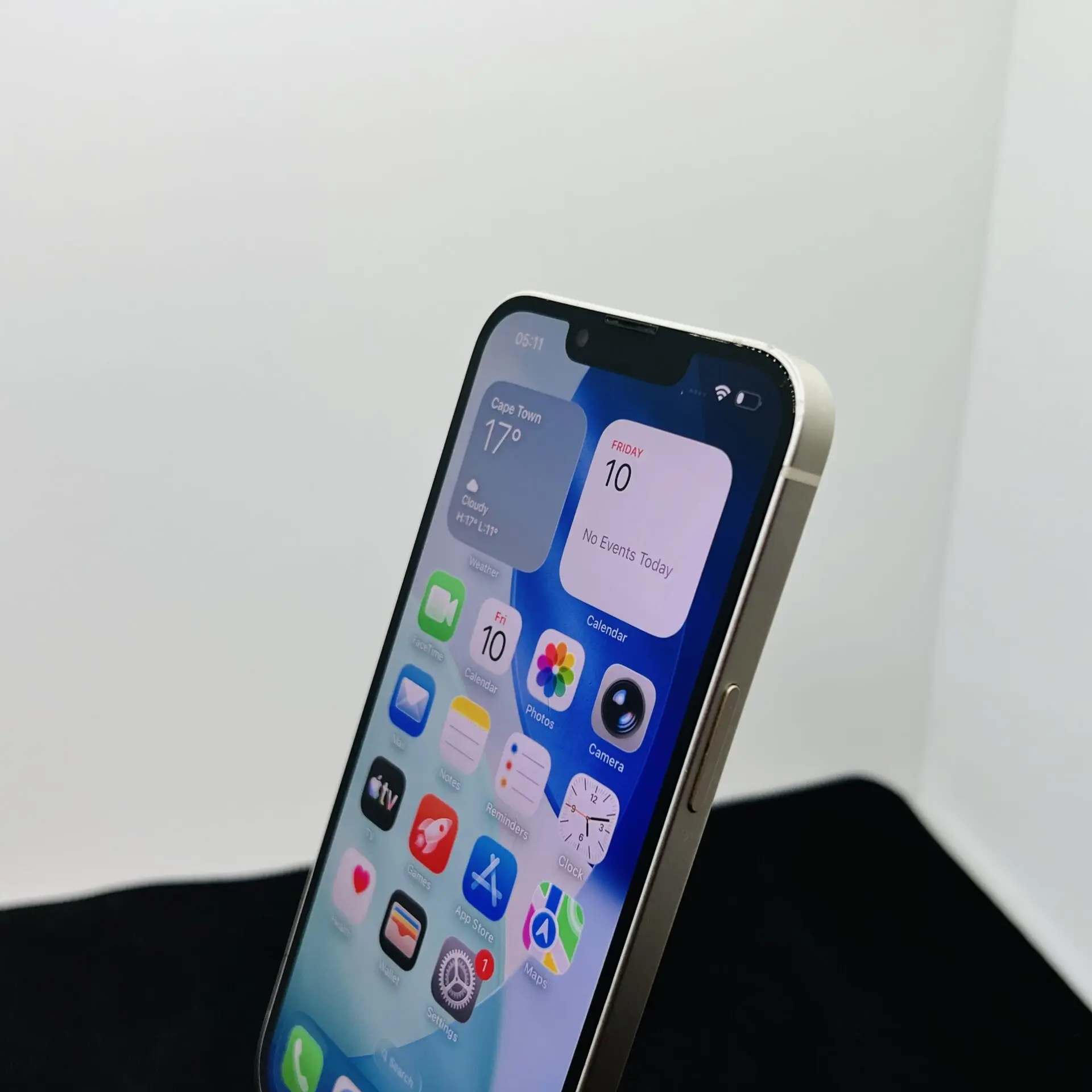 Apple iPhone 13 128GB Starlight (Condition: Good) - Image 6