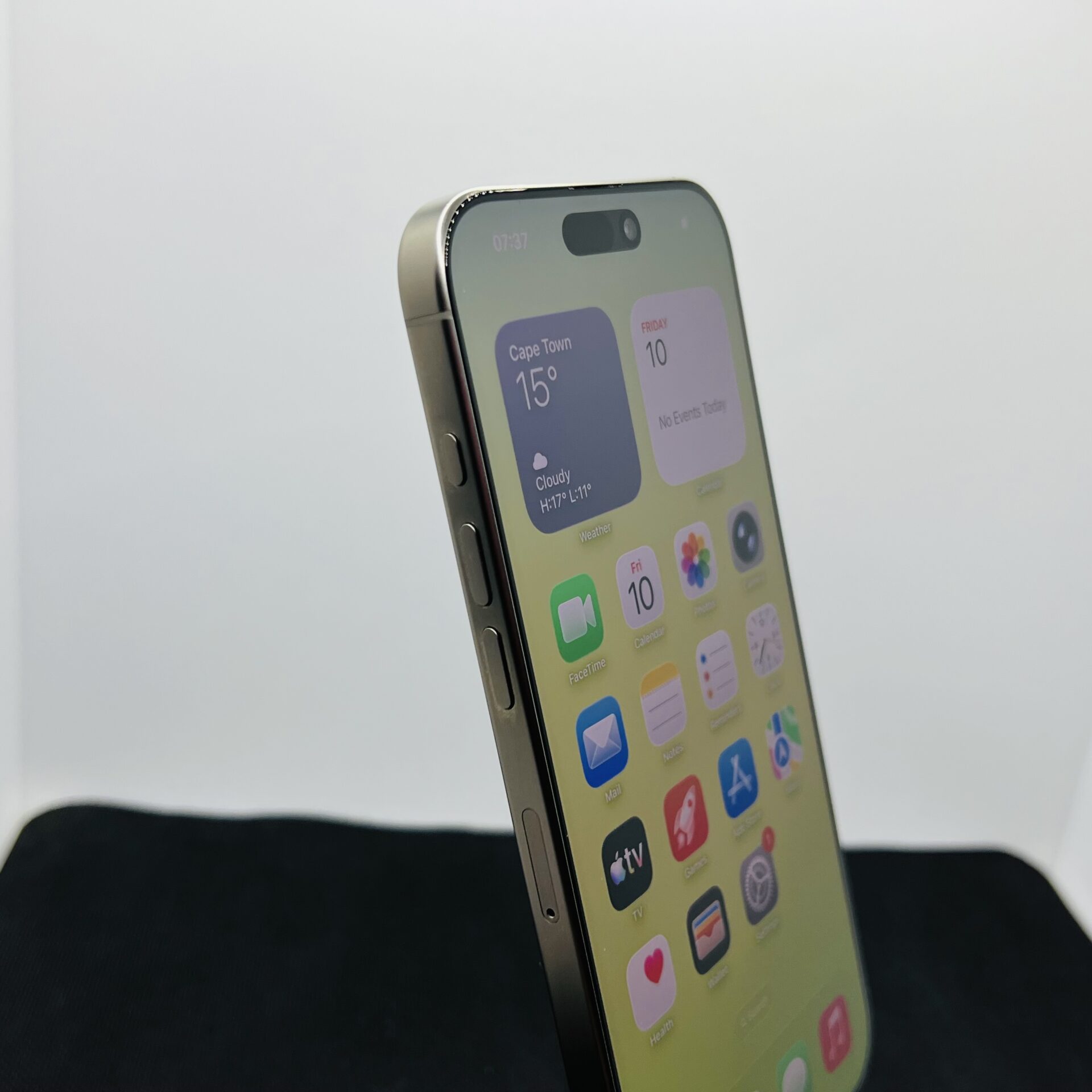 Apple iPhone 16 Pro Max 256GB Natural Titanium (Condition: Good) - Image 4