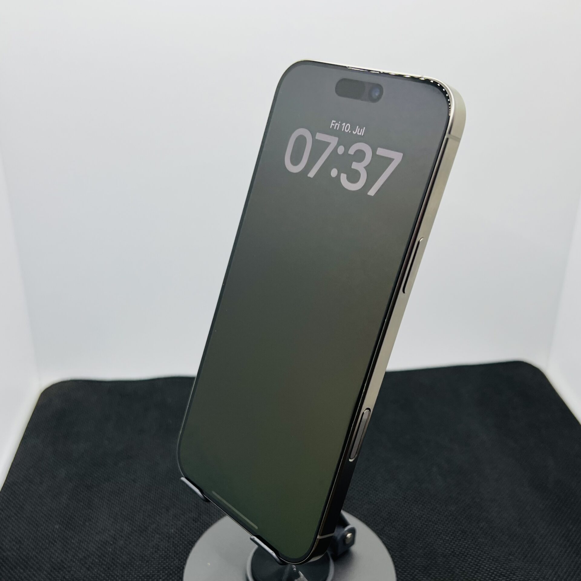 Apple iPhone 16 Pro Max 256GB Natural Titanium (Condition: Good) - Image 6