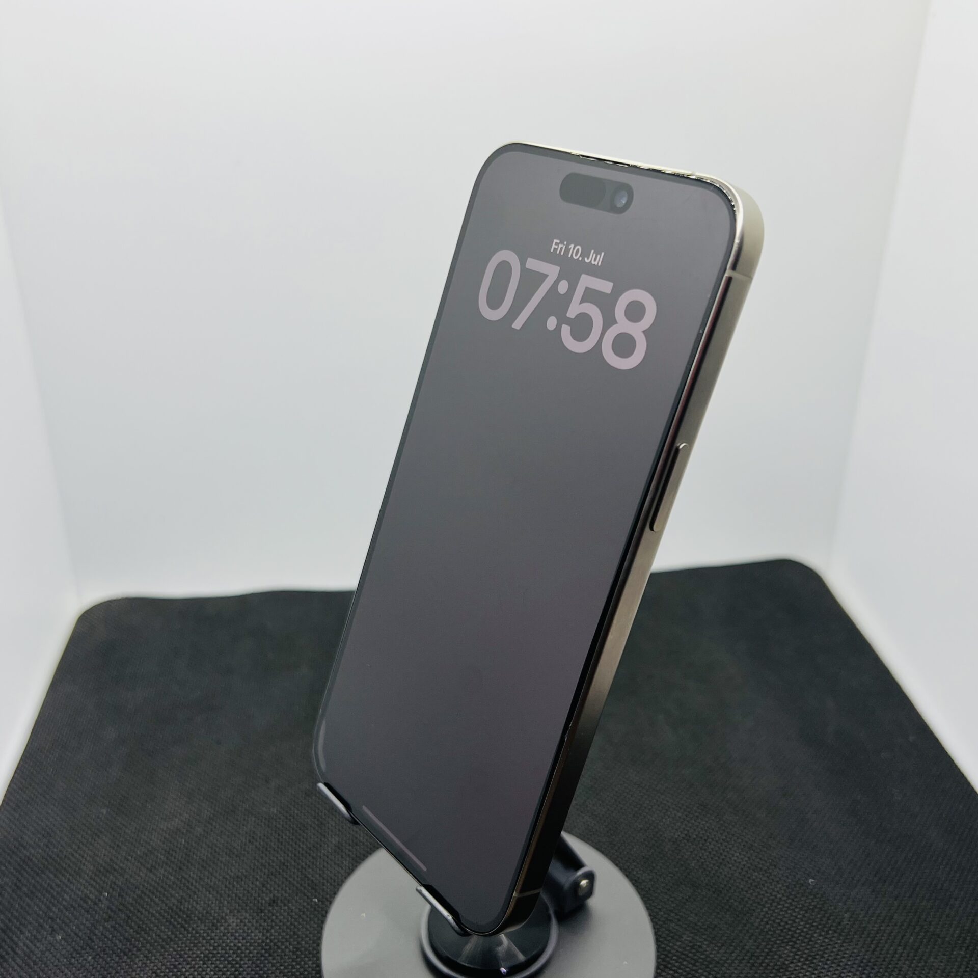 Apple iPhone 15 Pro Max 256GB Natural Titanium (Condition: Good) - Image 7