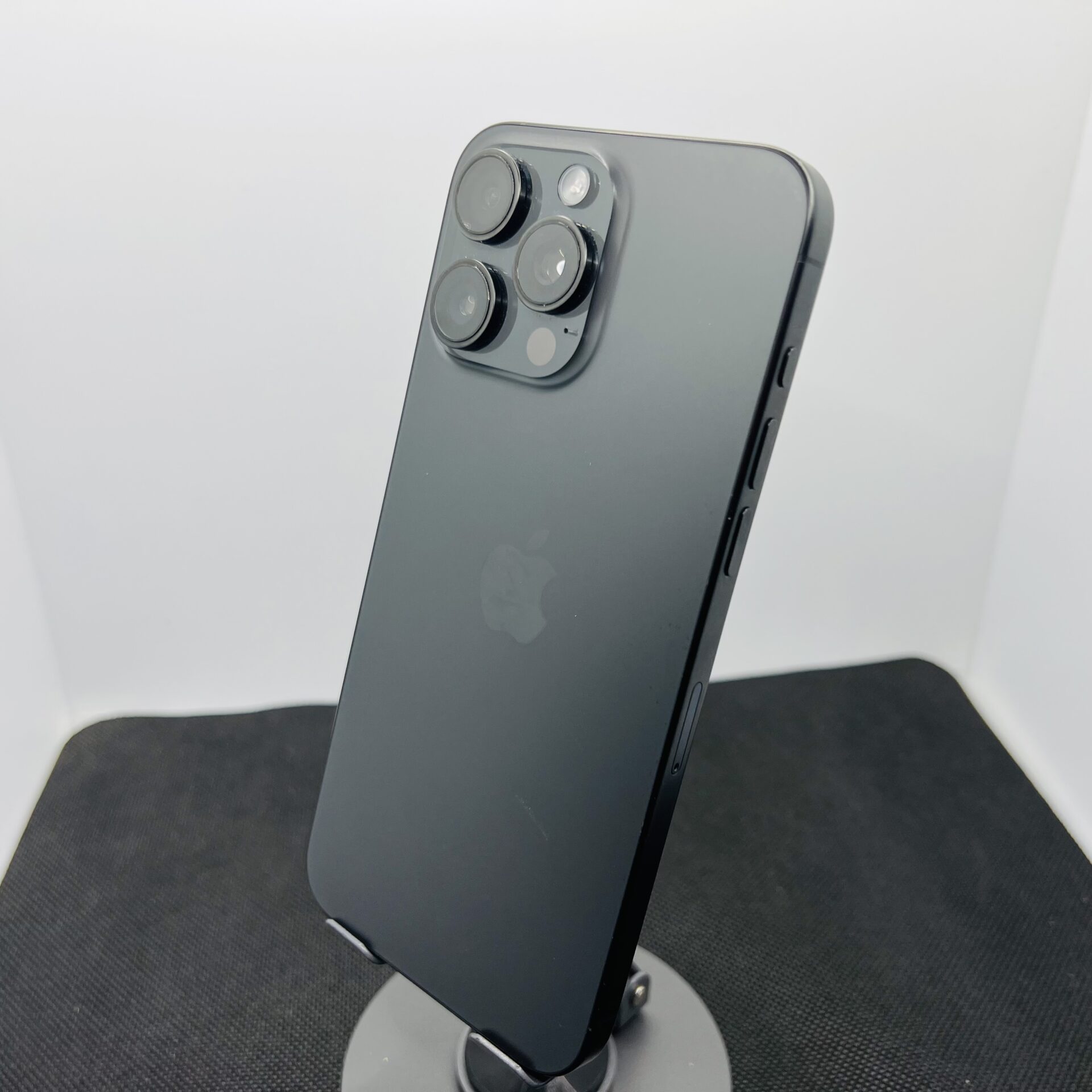 Apple iPhone 15 Pro Max 512GB Black Titanium - Shadow Spots on Rear Camera (Condition: Good) - Image 8