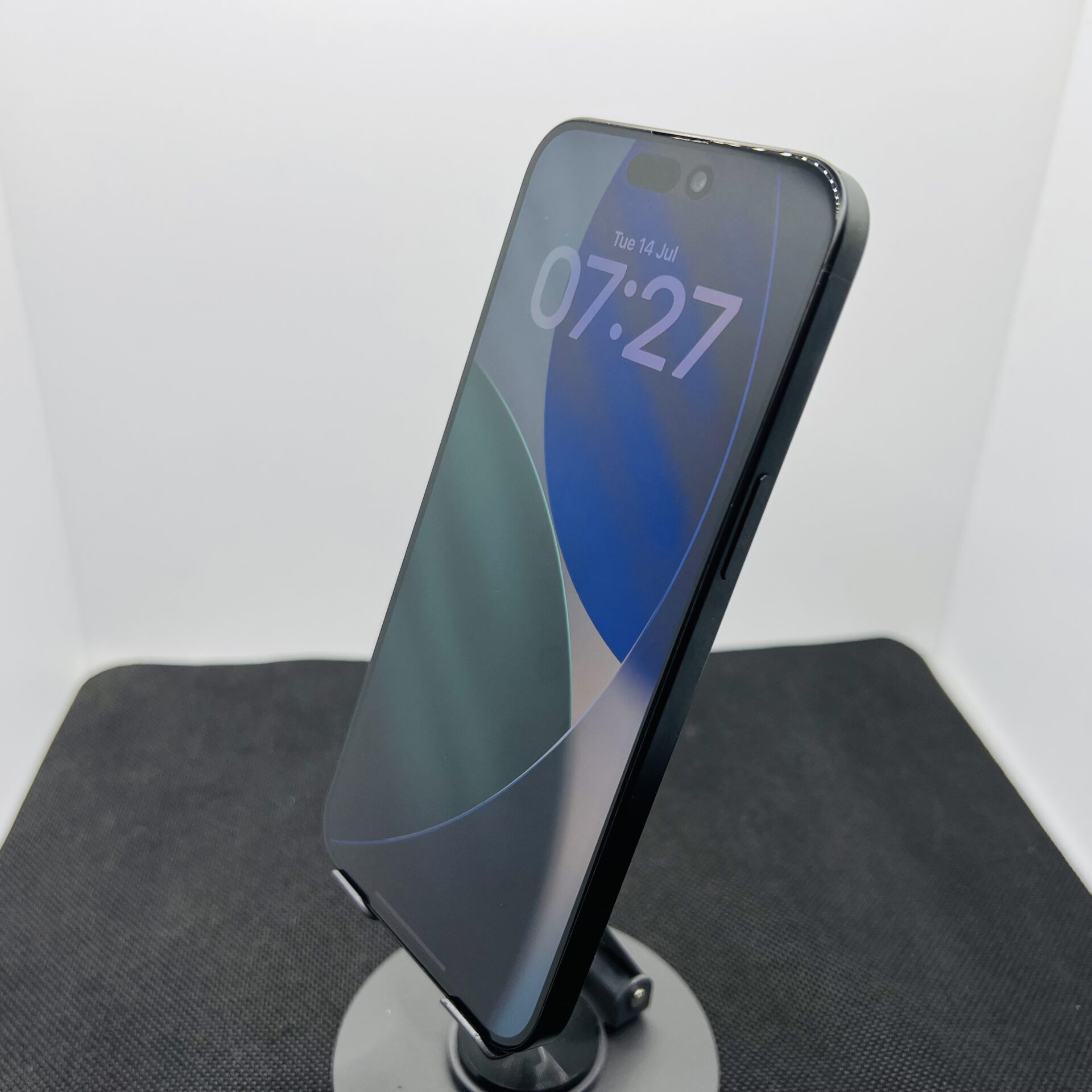 Apple iPhone 15 Pro Max 256GB Black Titanium (Condition: Good) - Image 7