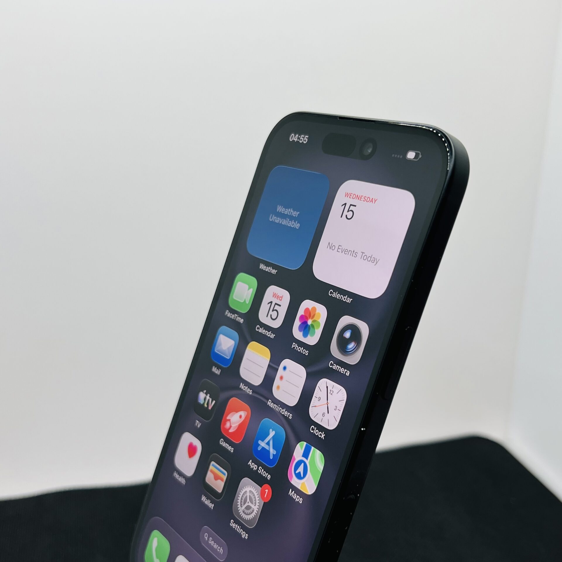 Apple iPhone 16 128GB Black (Condition: Good) - Image 4