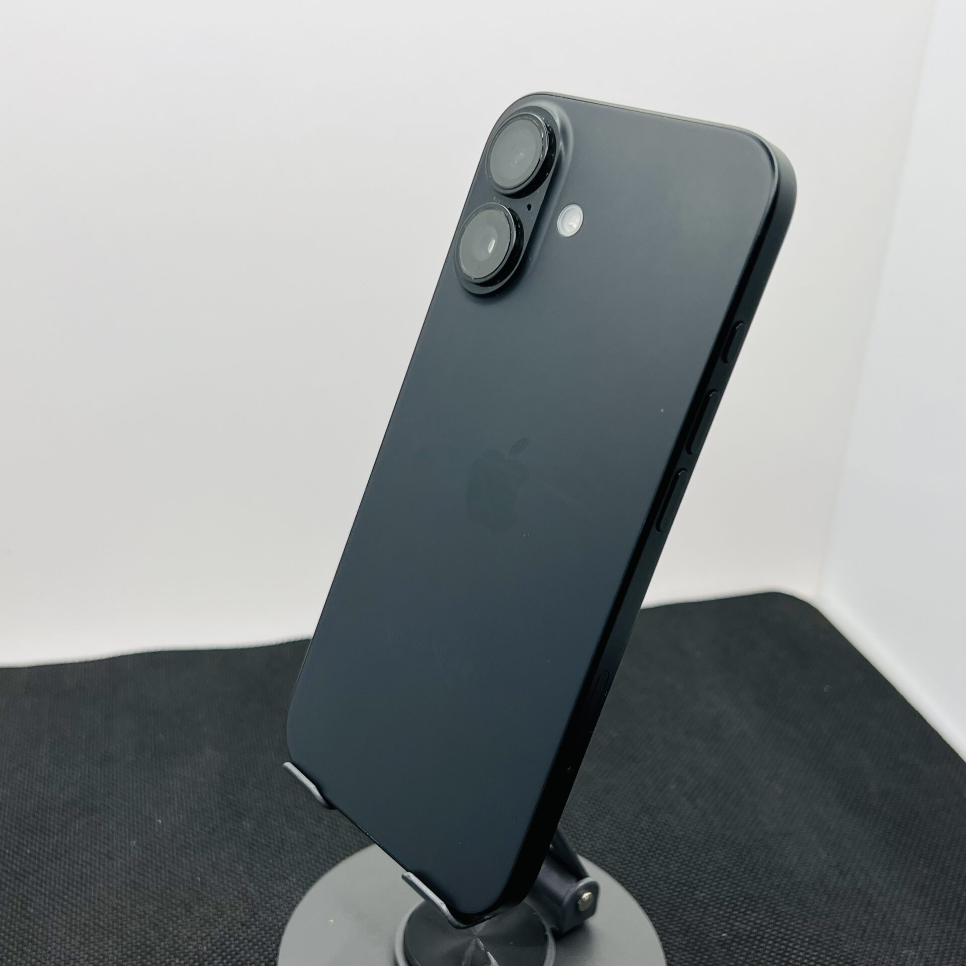 Apple iPhone 16 128GB Black (Condition: Good) - Image 8