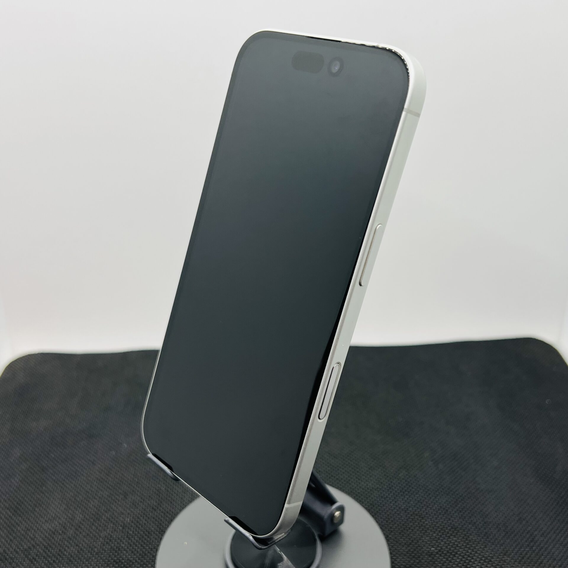Apple iPhone 16 128GB White (Condition: Excellent) - Image 7