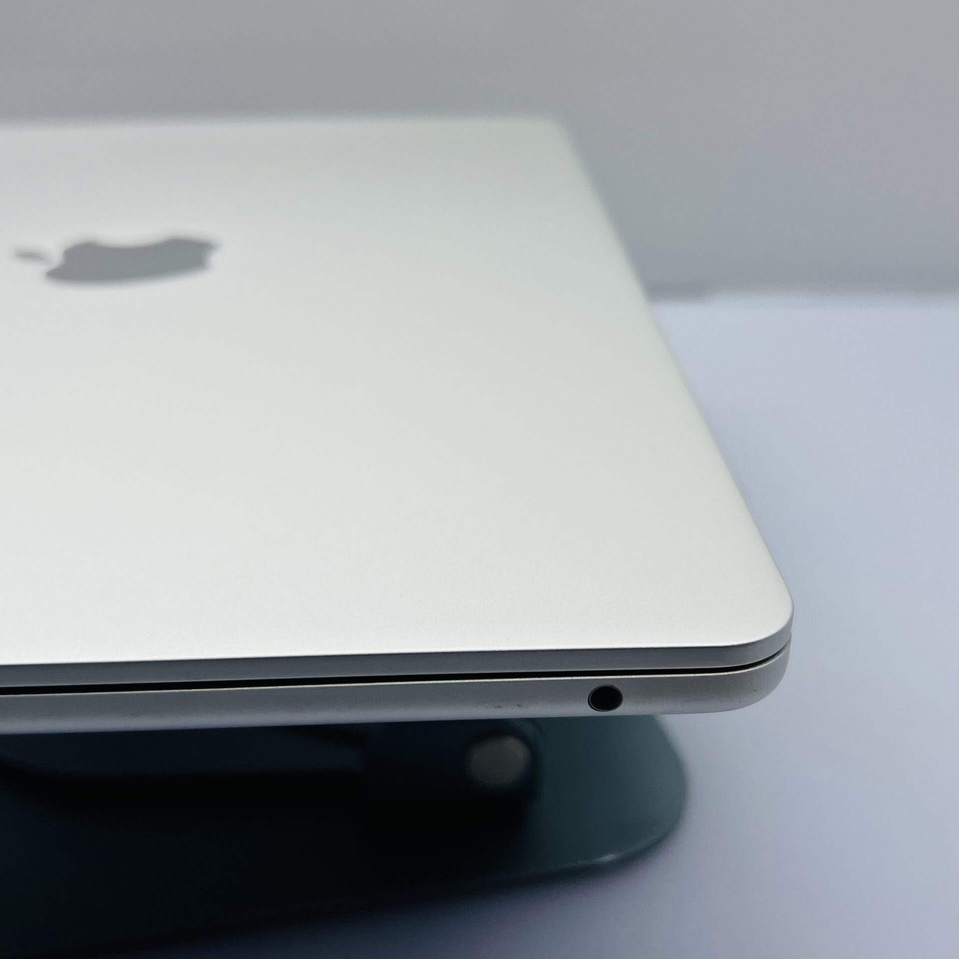 Apple MacBook Air 13-inch “M2” 8 CPU/ 8 GPU (2022) 16GB RAM 256GB SSD Silver (Condition: Good) - Image 12