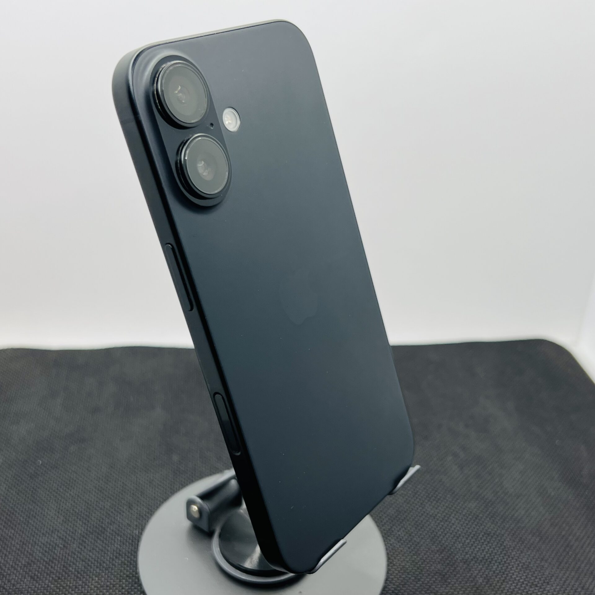 Apple iPhone 16 128GB Black (Condition: Good) - Image 9