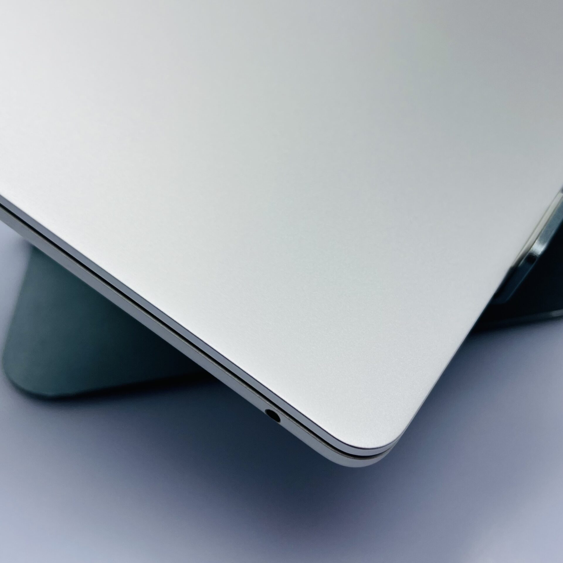Apple MacBook Air 13-inch “M2” 8 CPU/ 8 GPU (2022) 8GB RAM 256GB