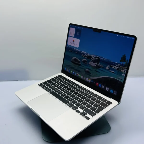 Apple MacBook Air 13-inch “M2” 8 CPU/ 8 GPU (2022) 8GB RAM 256GB