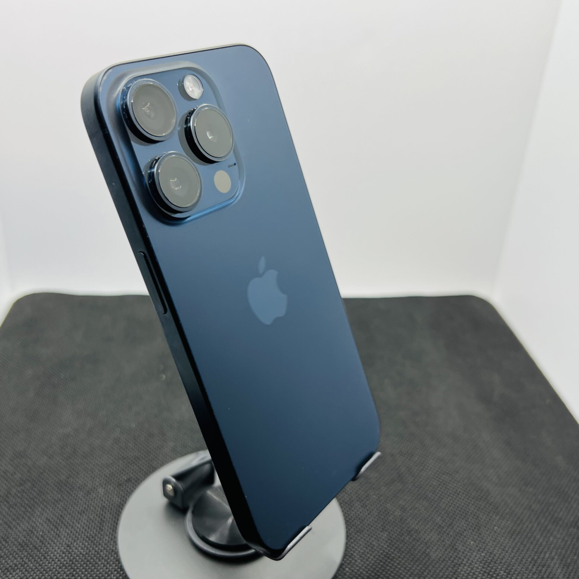 Apple iPhone 15 Pro 128GB Blue Titanium (Condition: Good) - Image 9