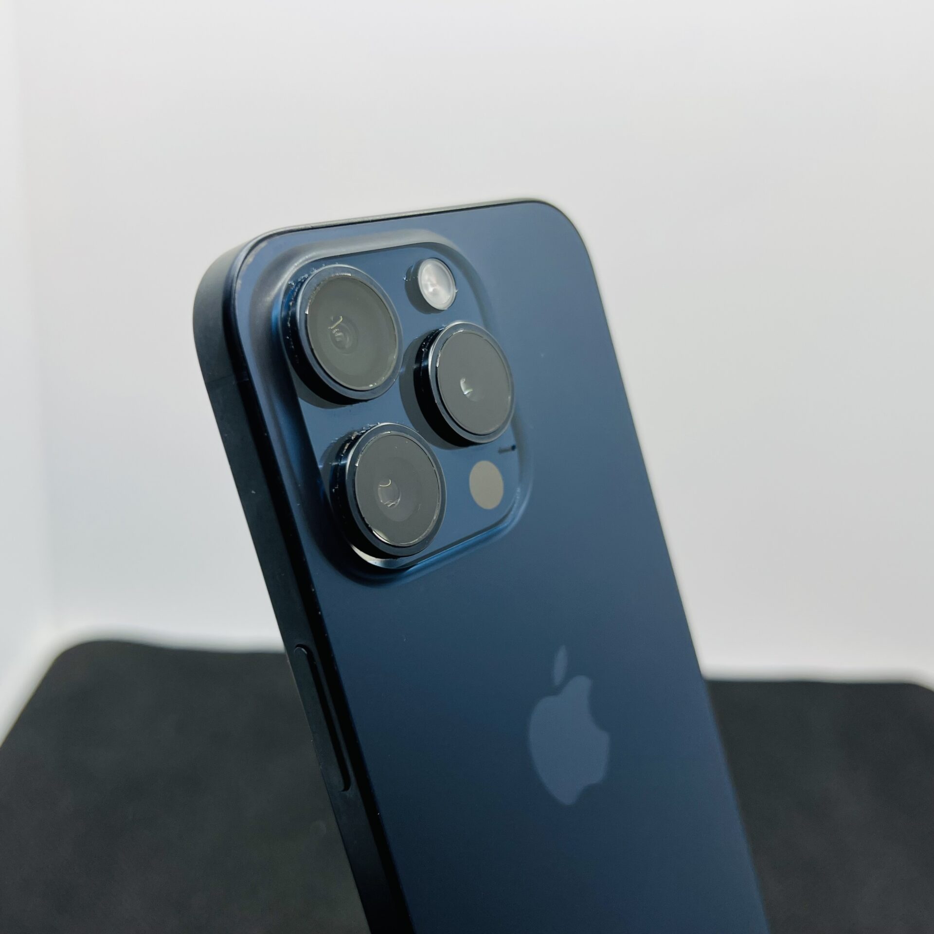 Apple iPhone 15 Pro 128GB Blue Titanium (Condition: Good) - Image 10