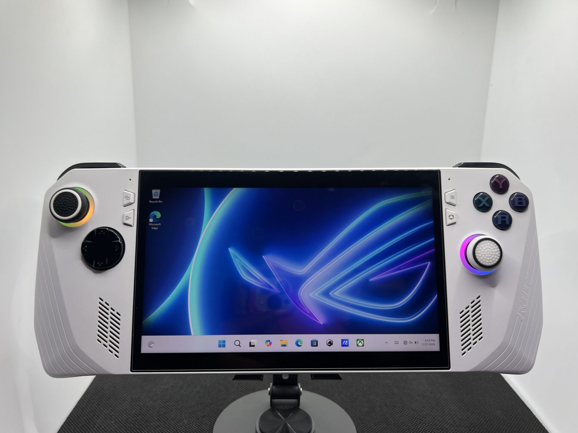 Asus ROG Ally AMD Ryzen Z1 Extreme 3.30GHz 16GB RAM 256GB SSD NVMe White (Condition: Good) - Image 2