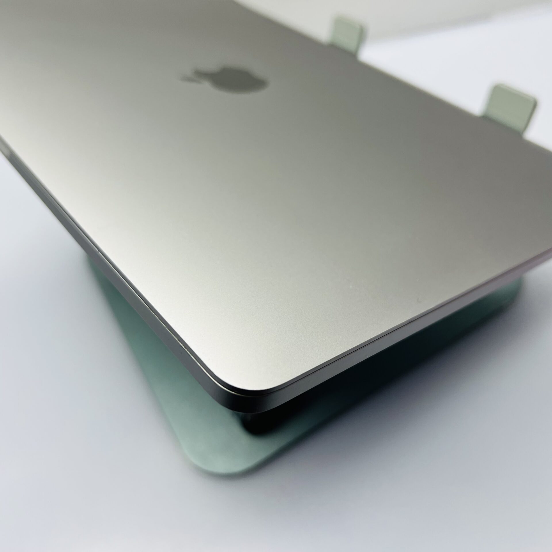 Apple MacBook Pro “M1” 13-Inch 8 CPU/ 8 GPU (2020) 16GB RAM 256GB SSD Space Gray (Condition: Good) - Image 13