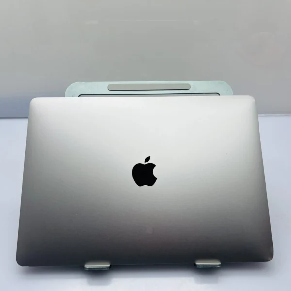 Apple MacBook Pro “M1” 13-Inch 8 CPU/ 8 GPU (2020) 16GB RAM 256GB