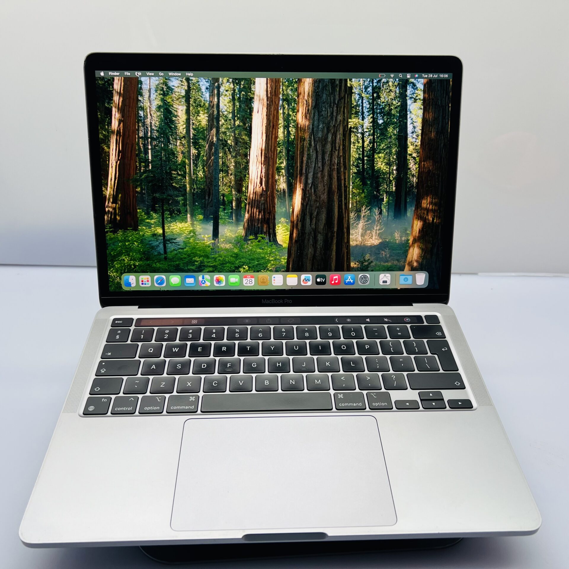 Apple MacBook Pro “M1” 13-Inch 8 CPU/ 8 GPU (2020) 16GB RAM 256GB SSD Space Gray (Condition: Good) - Image 2