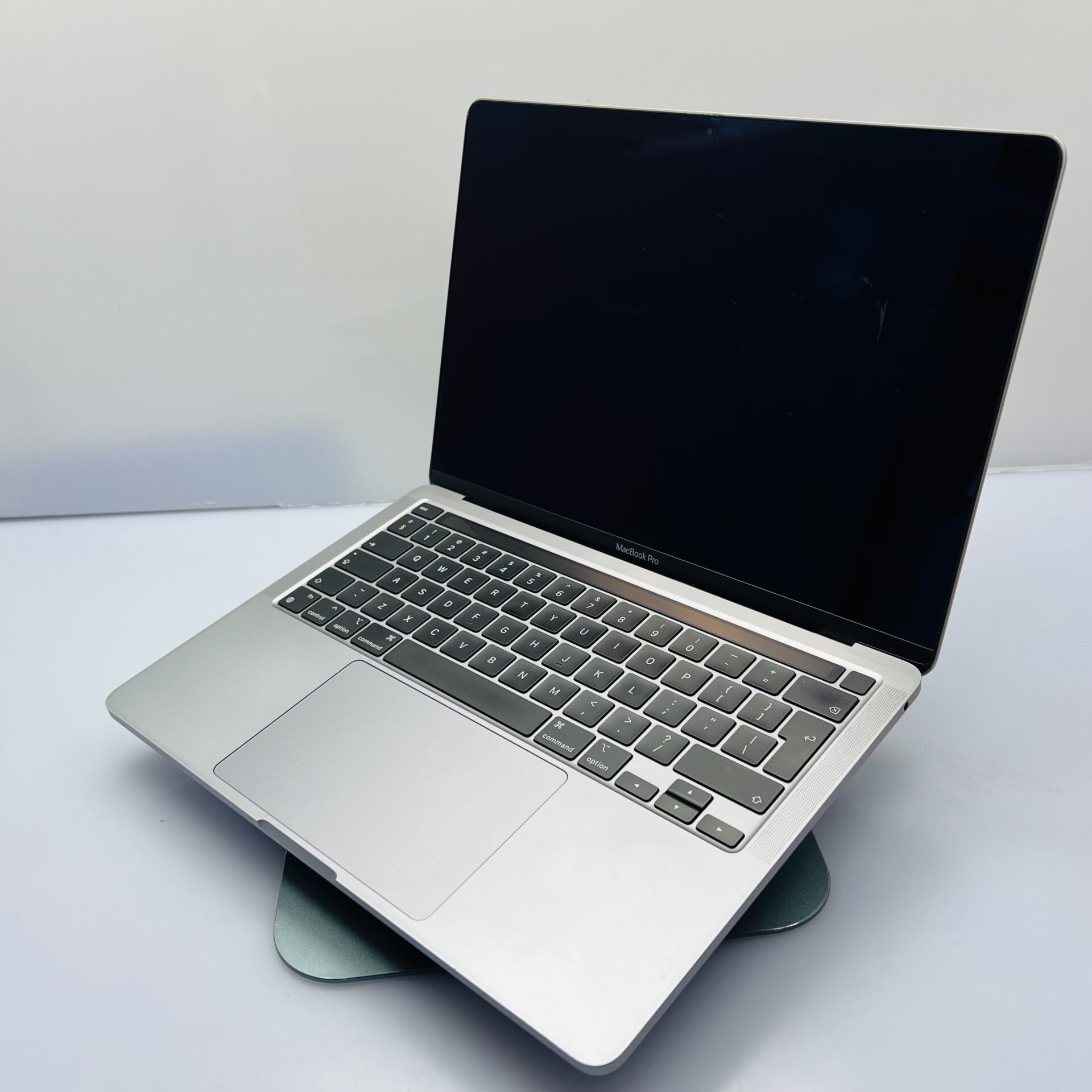 Apple MacBook Pro “M1” 13-Inch 8 CPU/ 8 GPU (2020) 16GB RAM 256GB SSD Space Gray (Condition: Good) - Image 5