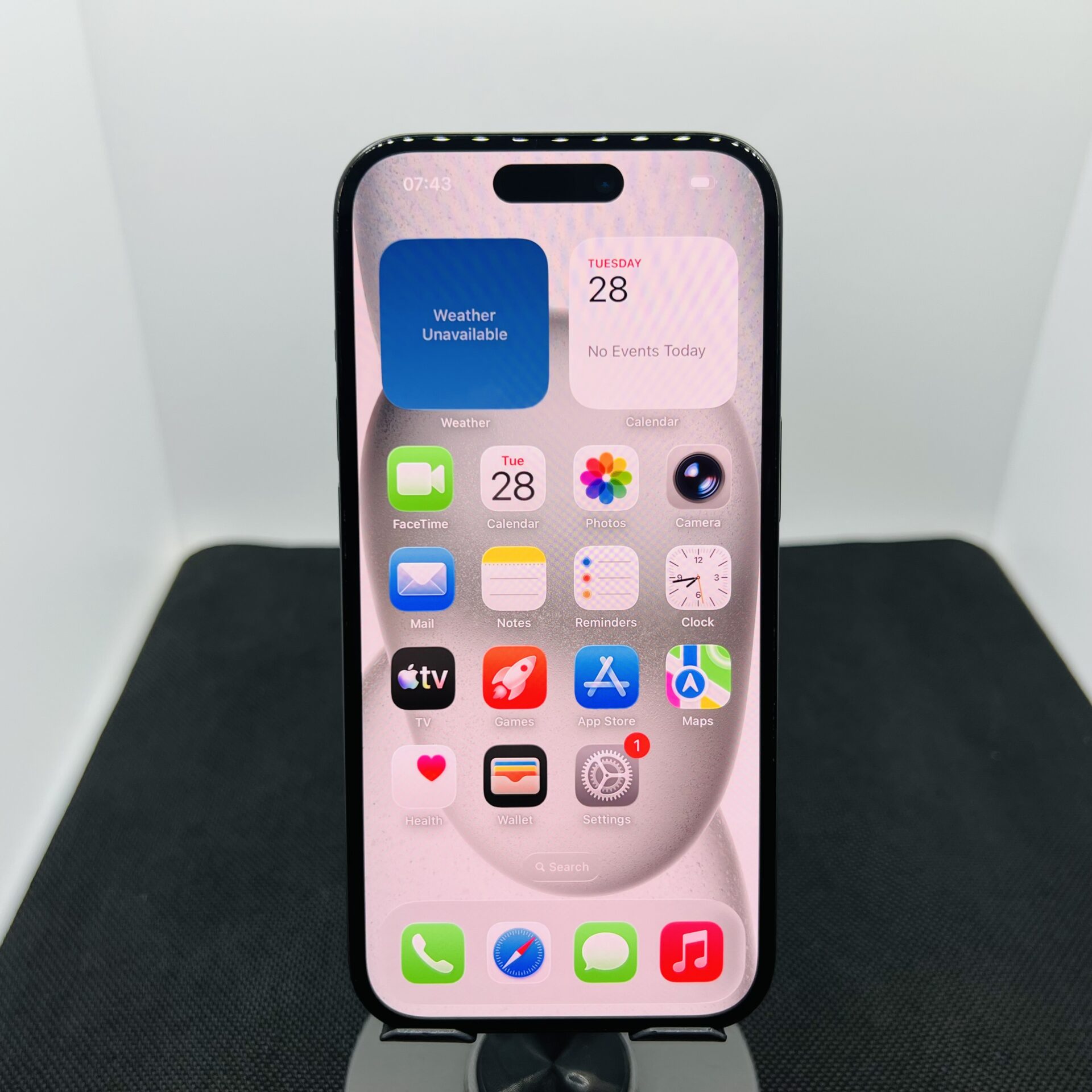 Apple iPhone 15 128GB Black (Condition: Good) - Image 2