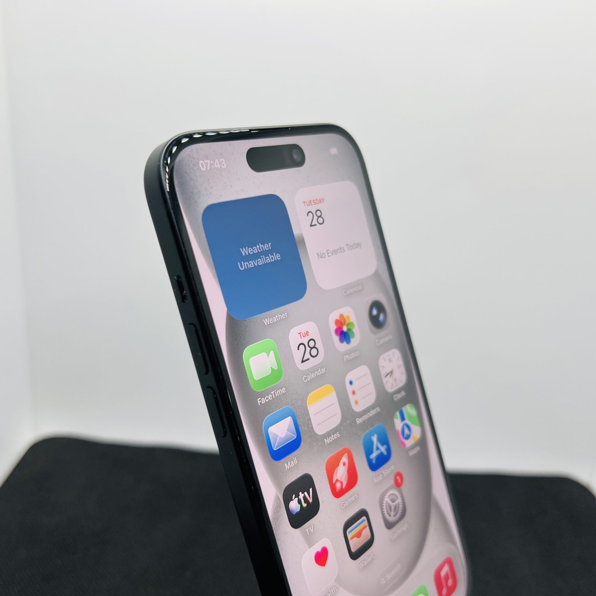 Apple iPhone 15 128GB Black (Condition: Good) - Image 4