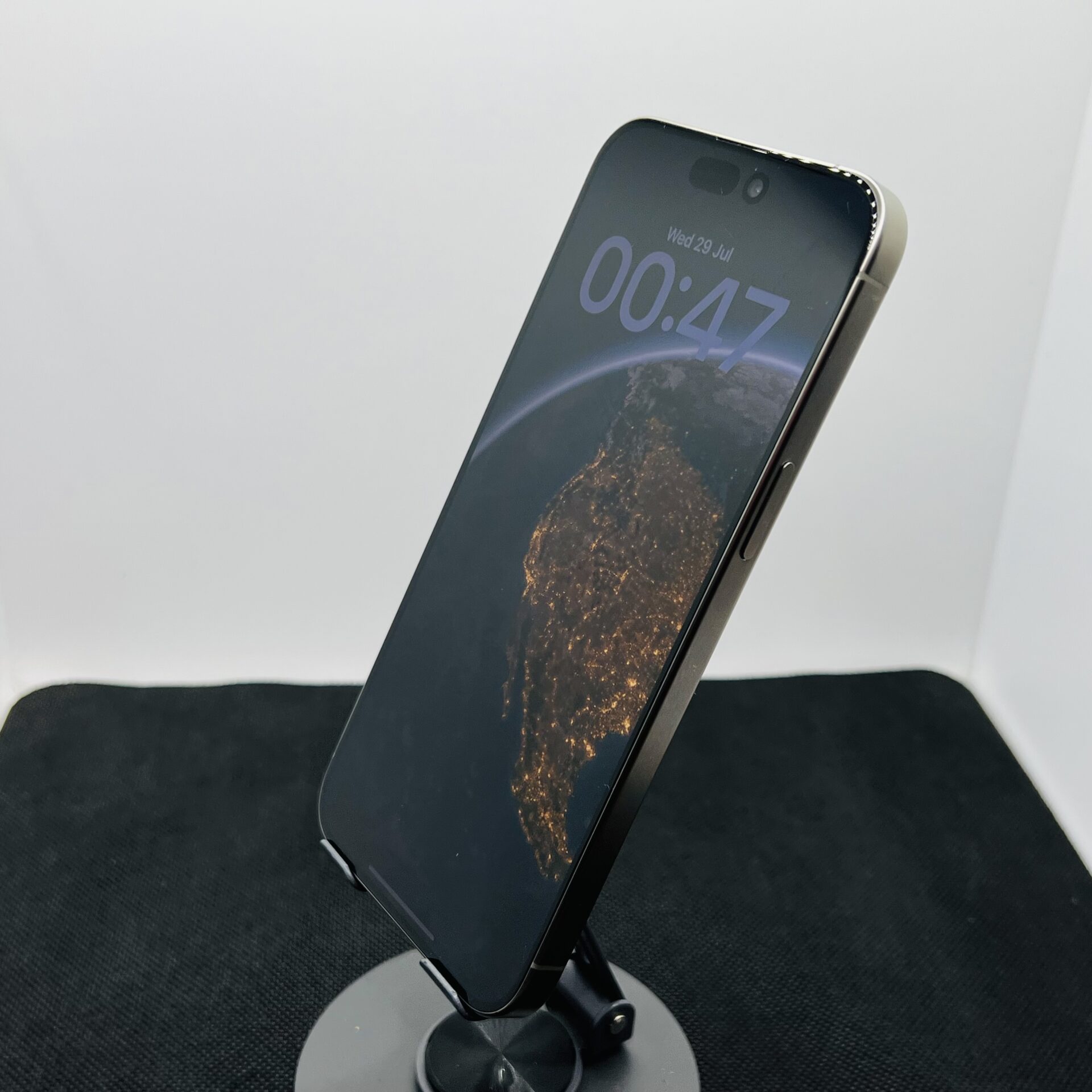 Apple iPhone 15 Pro Max 256GB Natural Titanium (Condition: Good) - Image 7