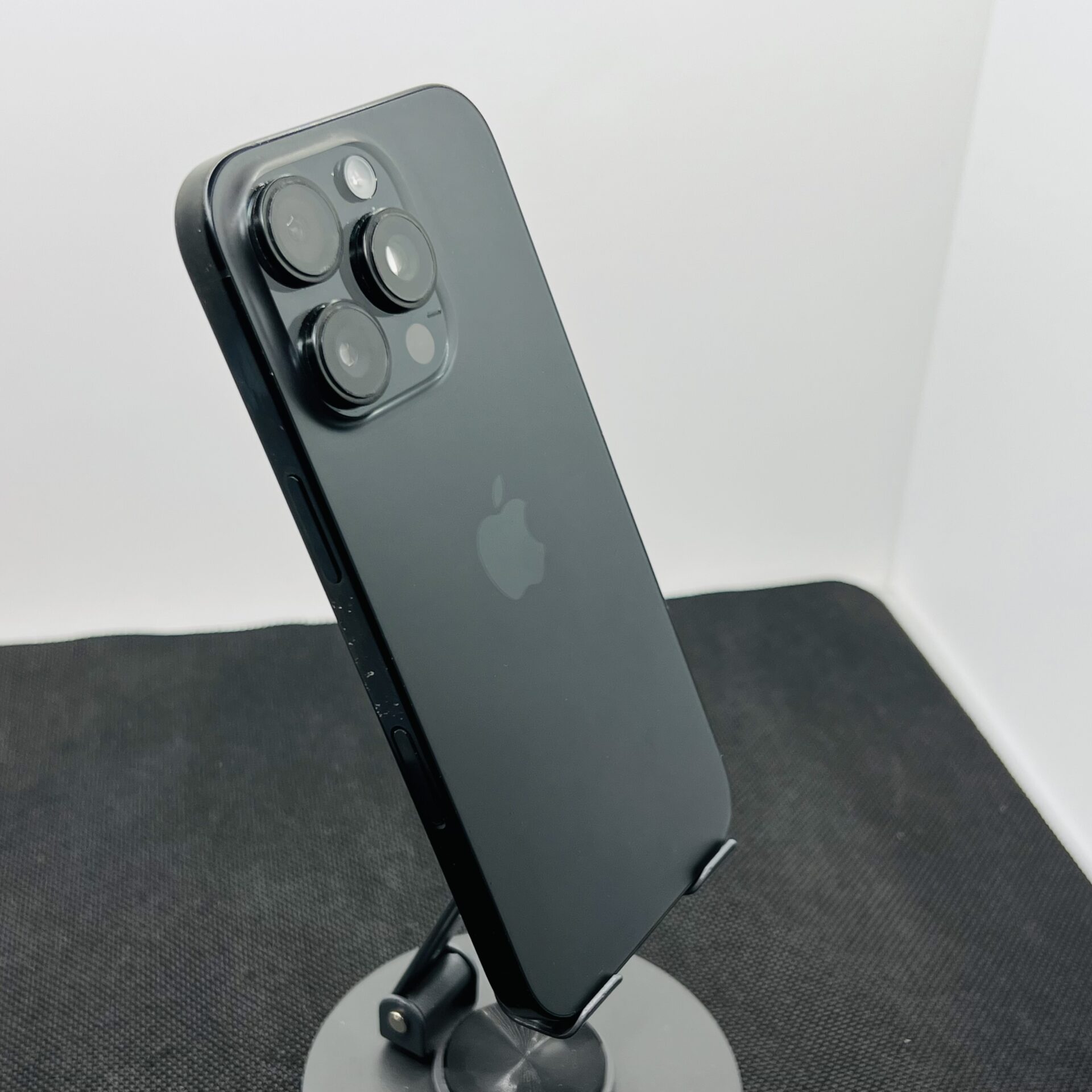 Apple iPhone 16 Pro 256GB Black Titanium (Condition: Good) - Image 9