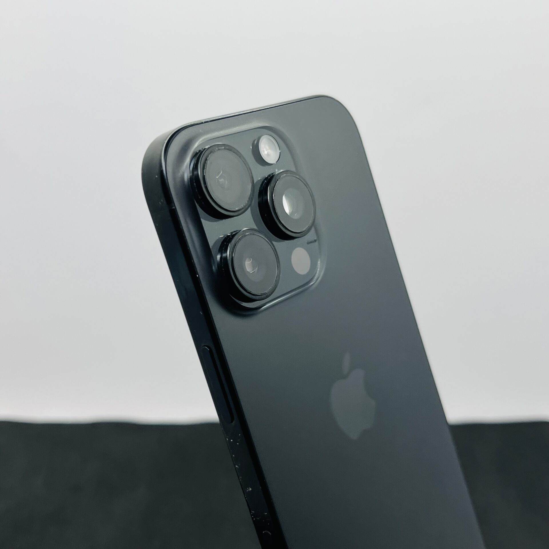 Apple iPhone 16 Pro 256GB Black Titanium (Condition: Good) - Image 10