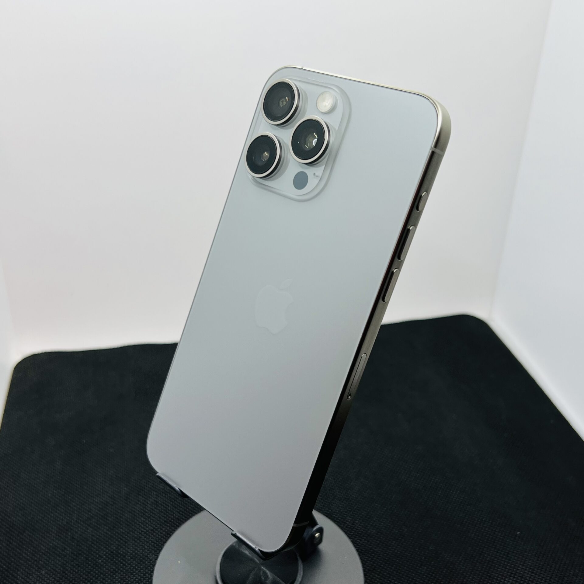 Apple iPhone 15 Pro Max 256GB Natural Titanium (Condition: Excellent) - Image 8