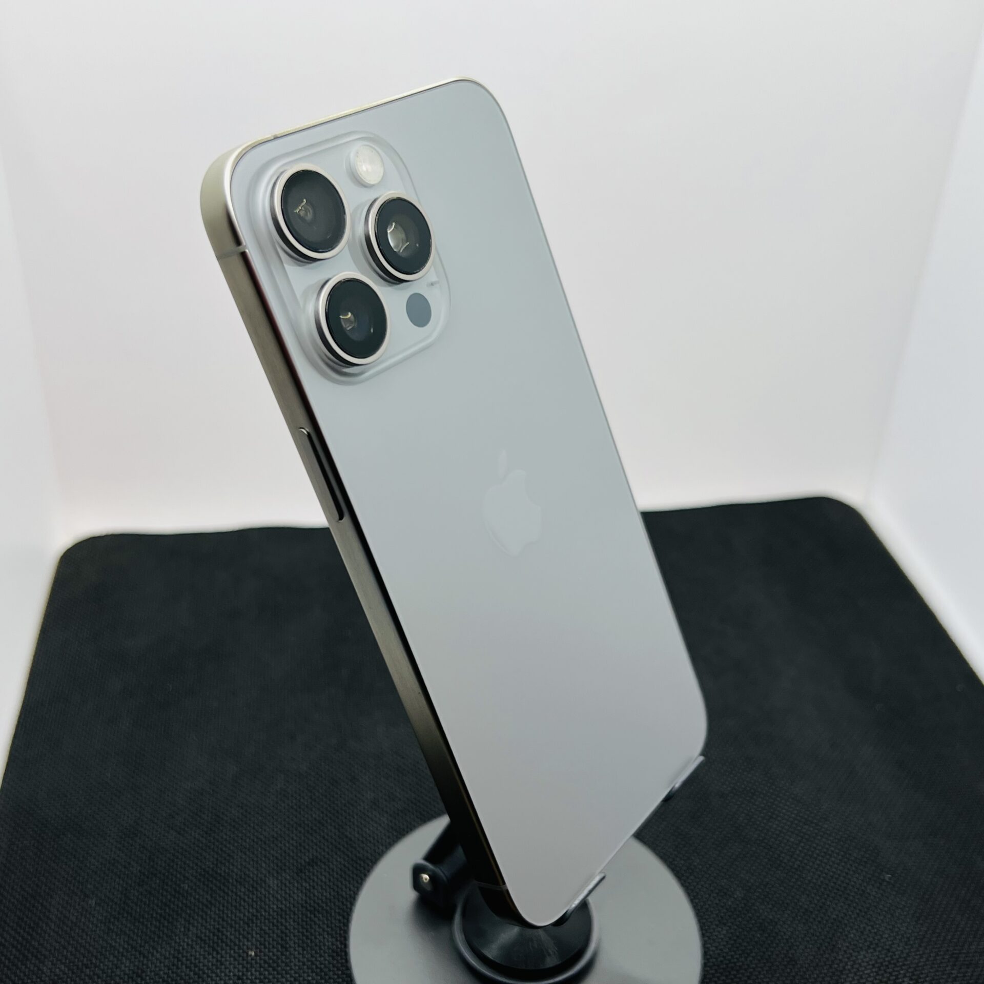 Apple iPhone 15 Pro Max 256GB Natural Titanium (Condition: Excellent) - Image 9