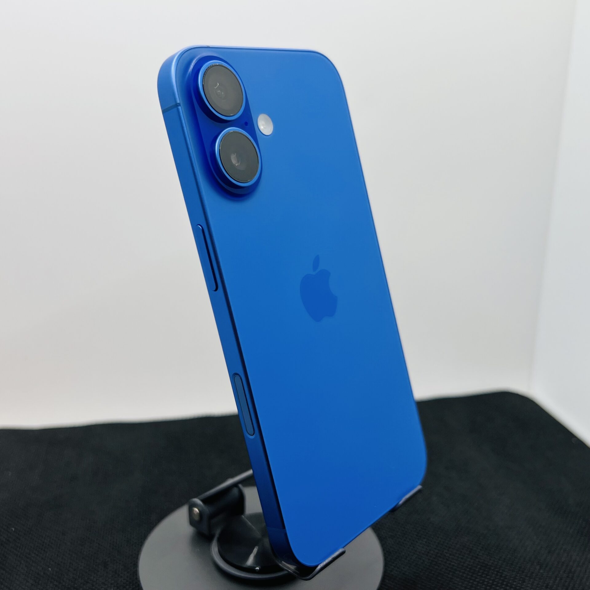 Apple iPhone 16 128GB Ultramarine (Condition: Excellent) - Image 9