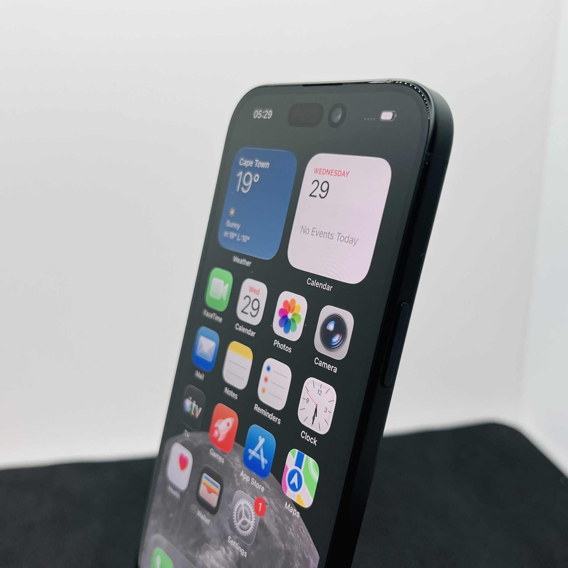 Apple iPhone 15 128GB Black (Condition: Good) - Image 4
