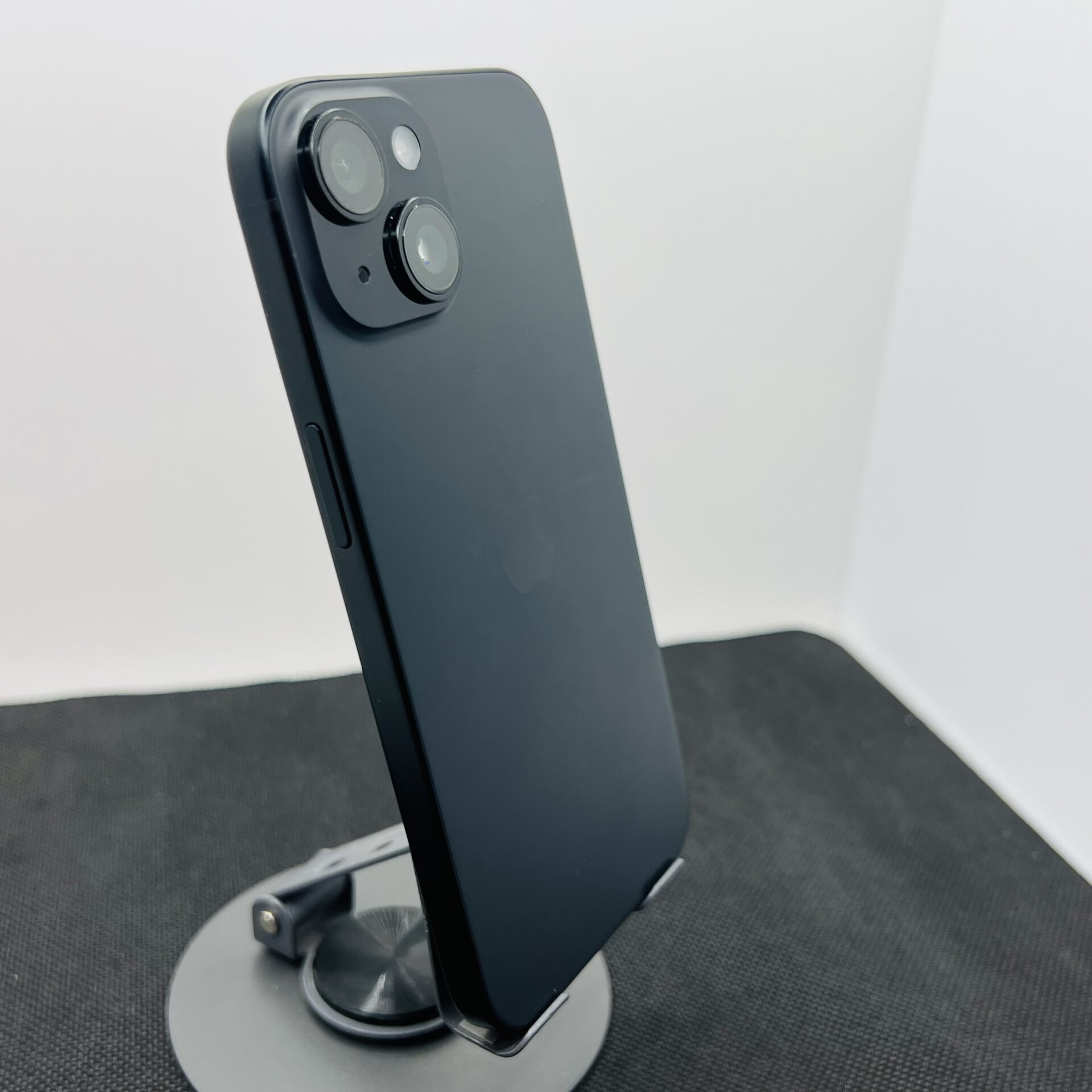 Apple iPhone 15 128GB Black (Condition: Good) - Image 9