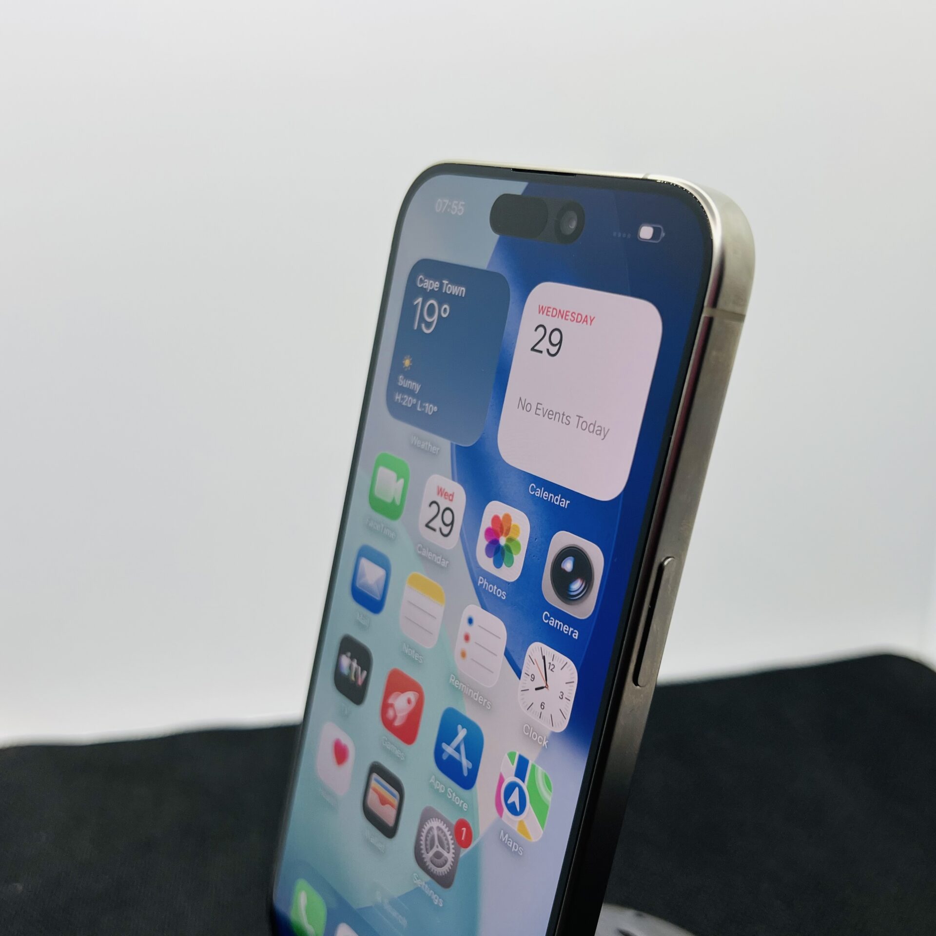 Apple iPhone 15 Pro 128GB Natural Titanium (Condition: Good) - Image 6