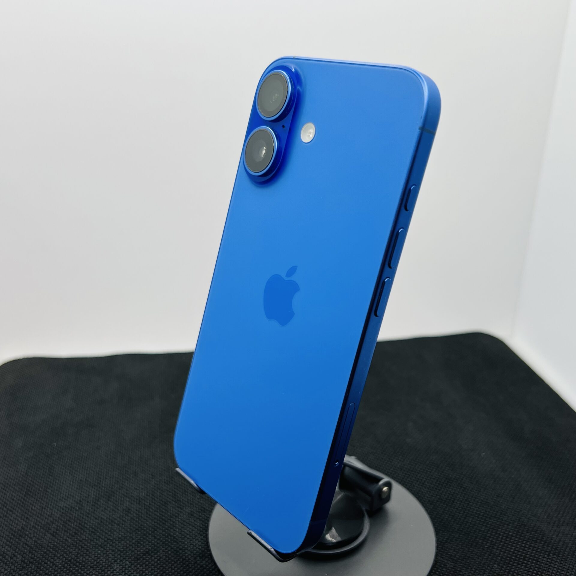 Apple iPhone 16 128GB Ultramarine (Condition: Good) - Image 8