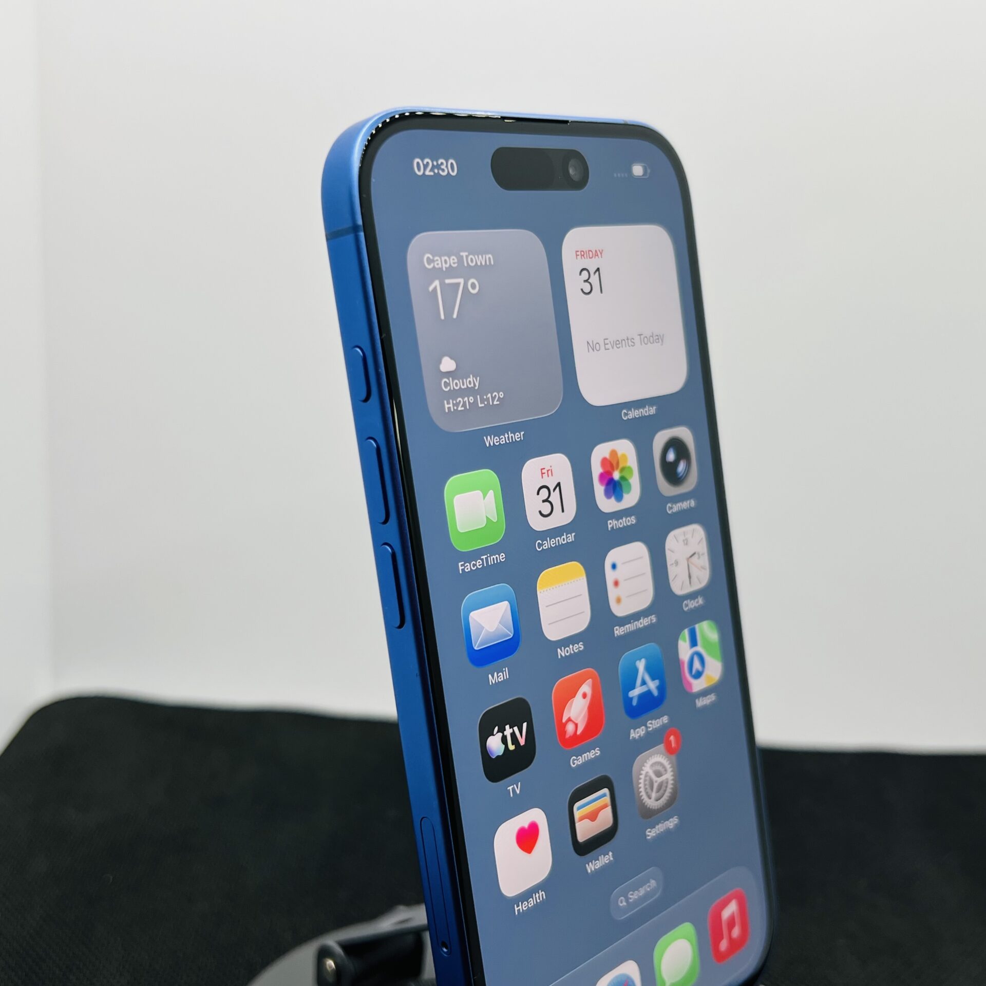 Apple iPhone 16 128GB Ultramarine (Condition: Excellent) - Image 4