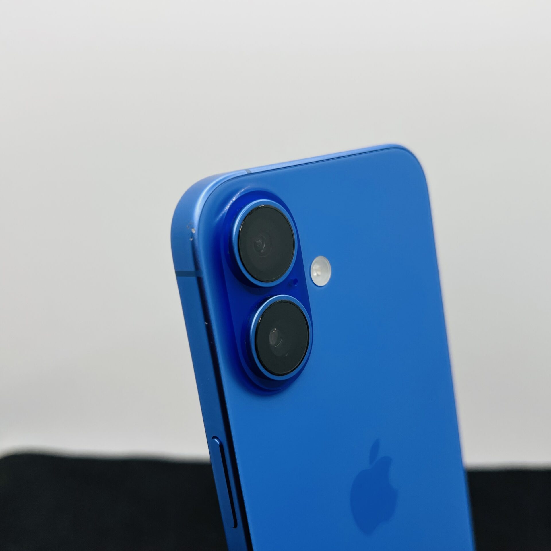 Apple iPhone 16 128GB Ultramarine (Condition: Excellent) - Image 11