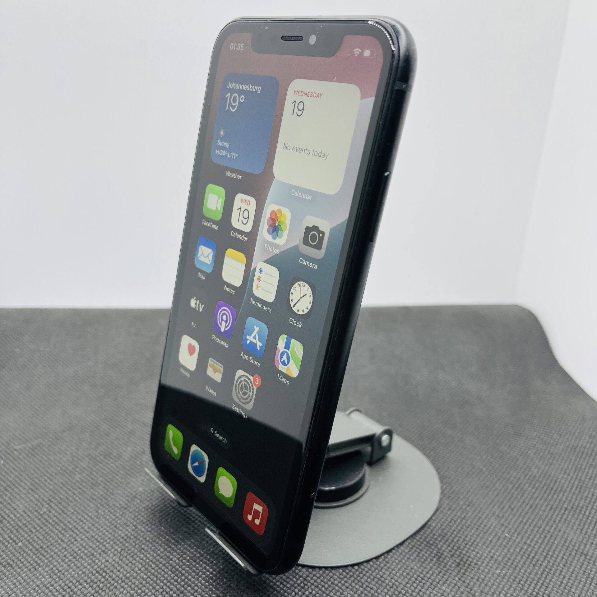 Apple iPhone XR 64GB Black - Face ID Not Working (Condition: Good) - Image 3