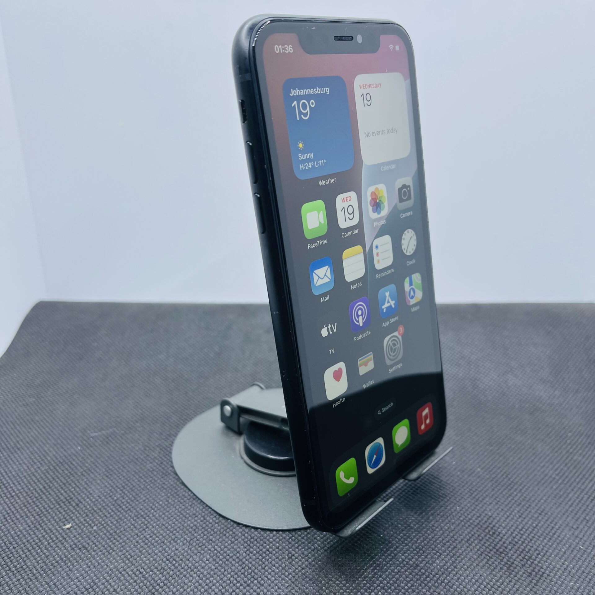 Apple iPhone XR 64GB Black - Face ID Not Working (Condition: Good) - Image 5